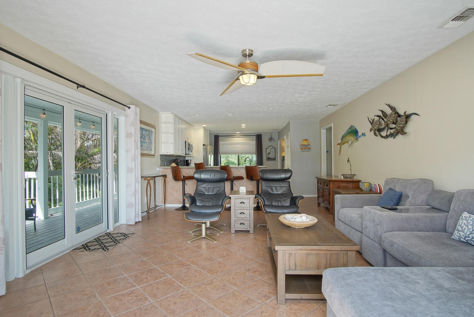 413 Hernando Street Property Photo 9