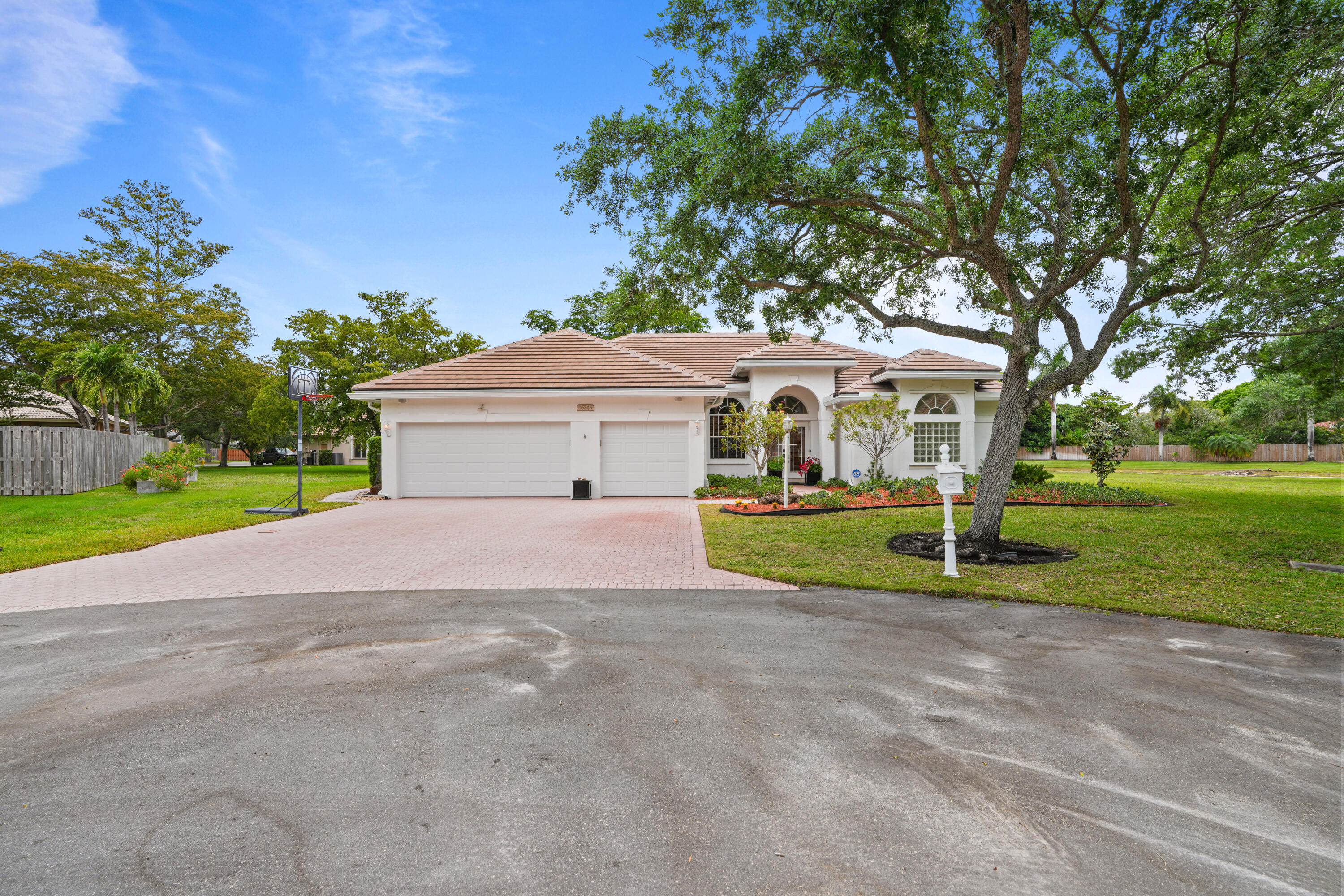 16245 Seneca Circle Property Photo 10