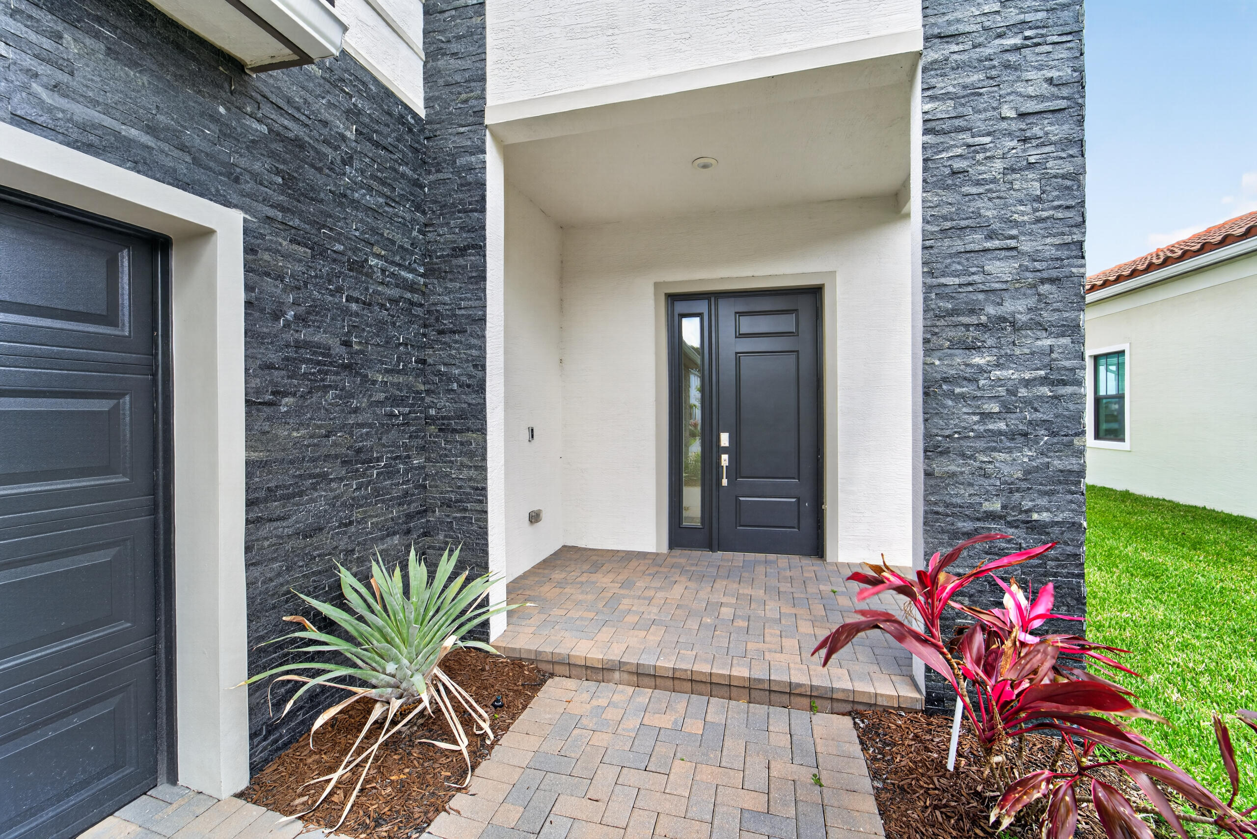537 Se Fascino Circle Property Photo 6