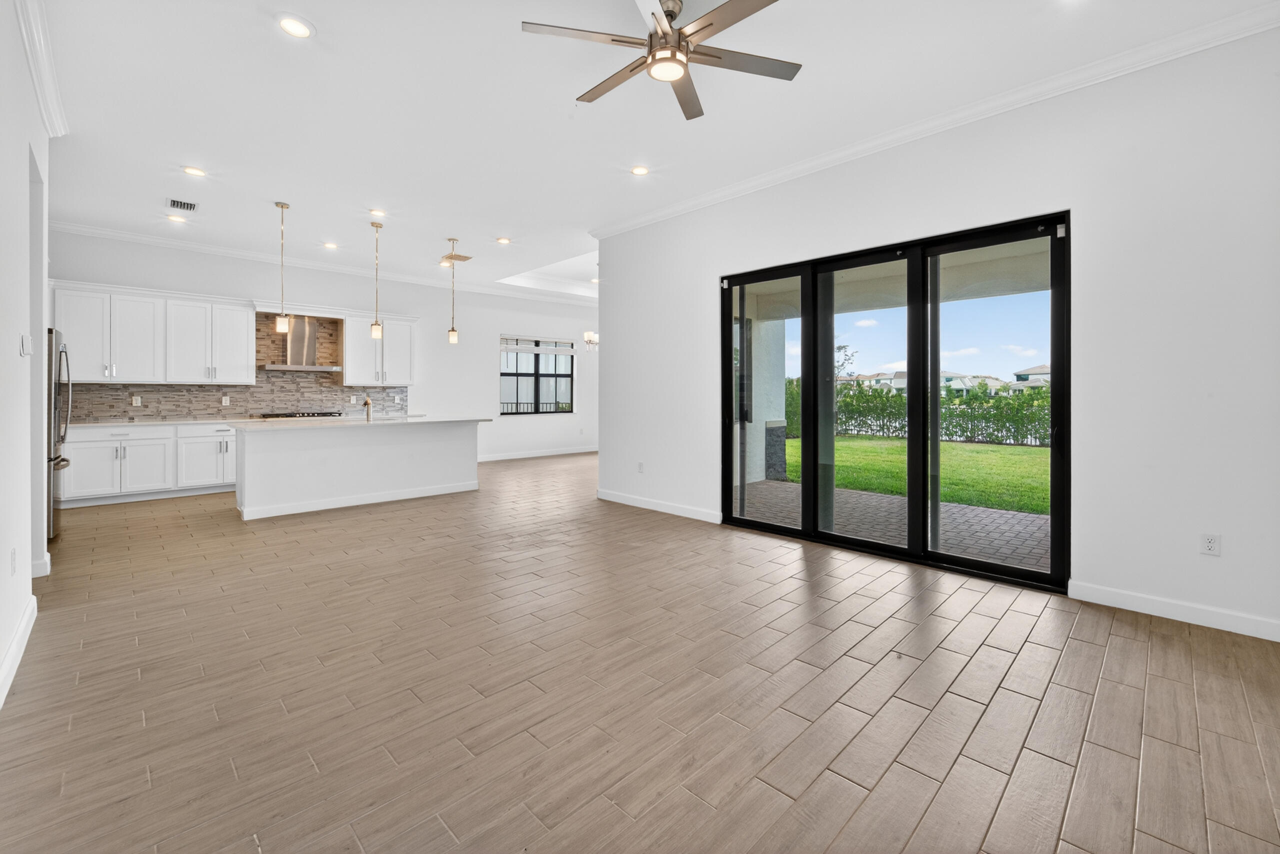 537 Se Fascino Circle Property Photo 8