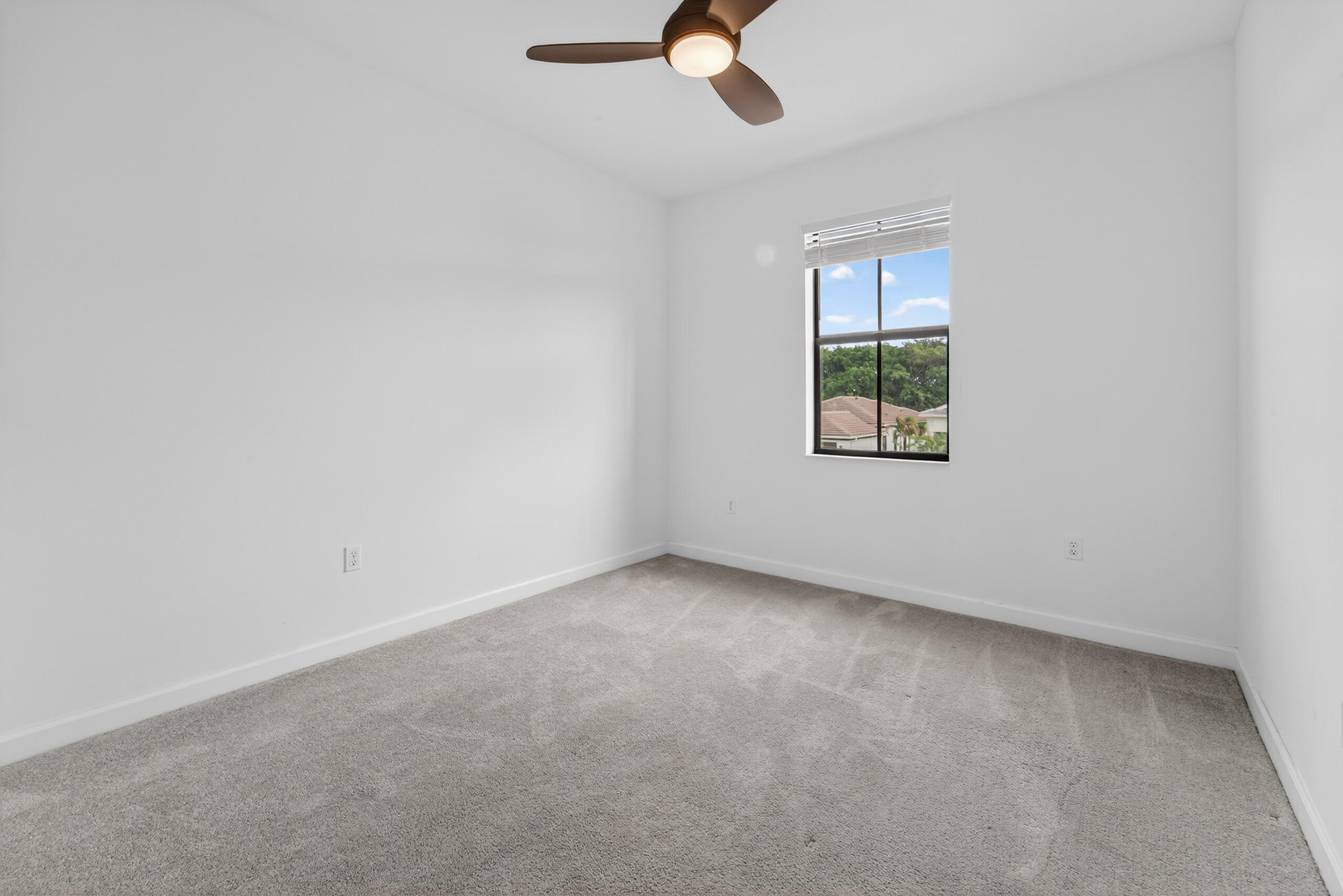 537 Se Fascino Circle Property Photo 22