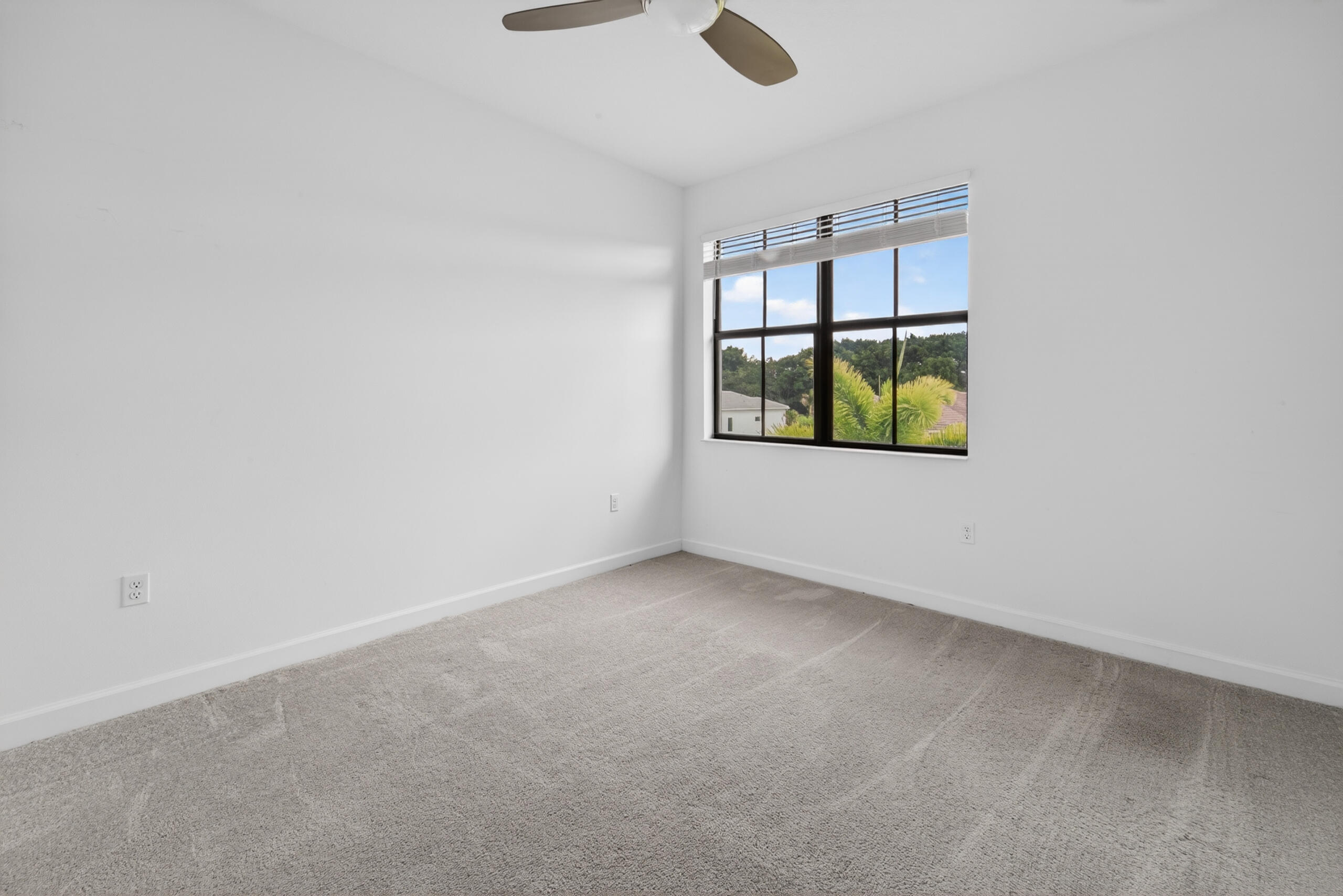 537 Se Fascino Circle Property Photo 25