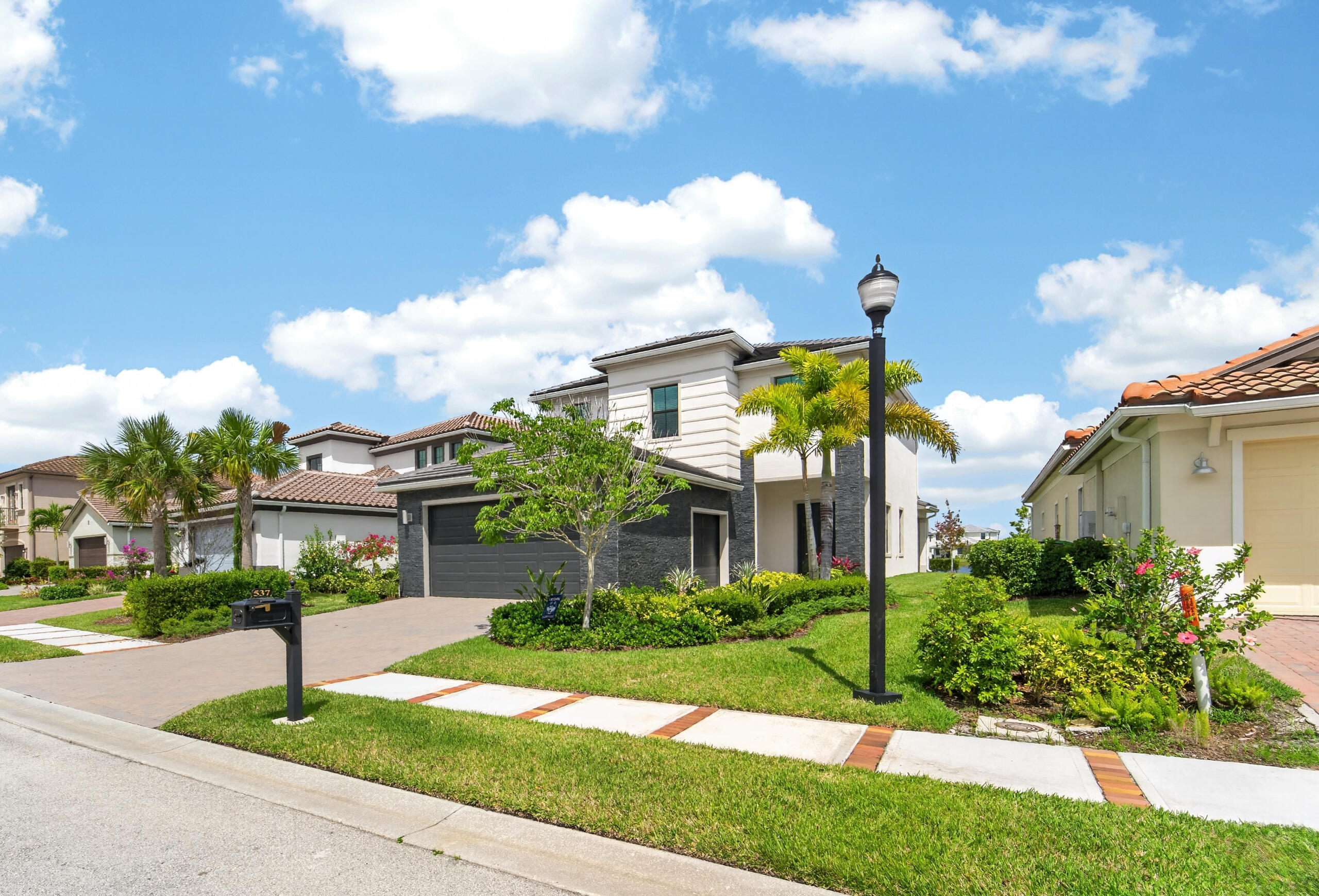 537 Se Fascino Circle Property Photo 35