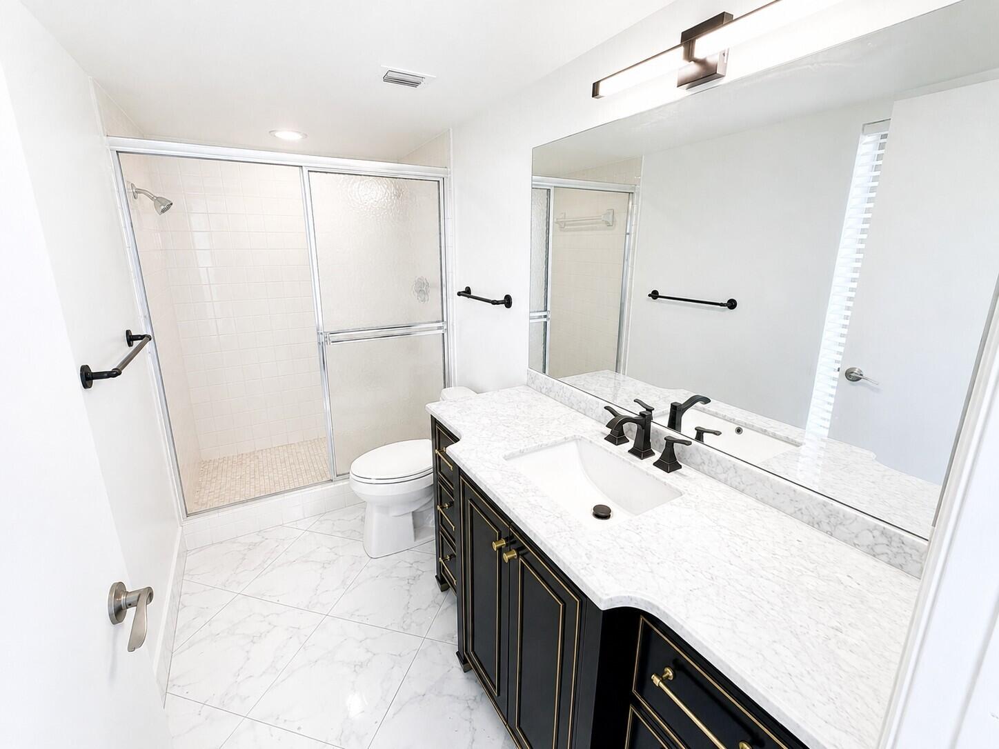 7076 Huntington Lane 608 Property Photo 8
