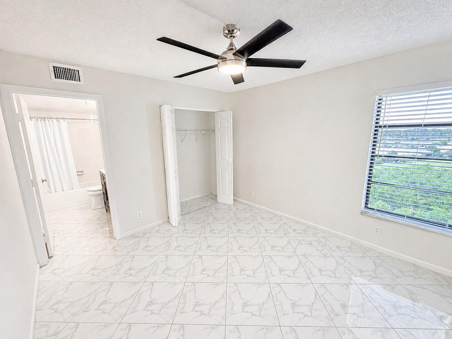 7076 Huntington Lane 608 Property Photo 10