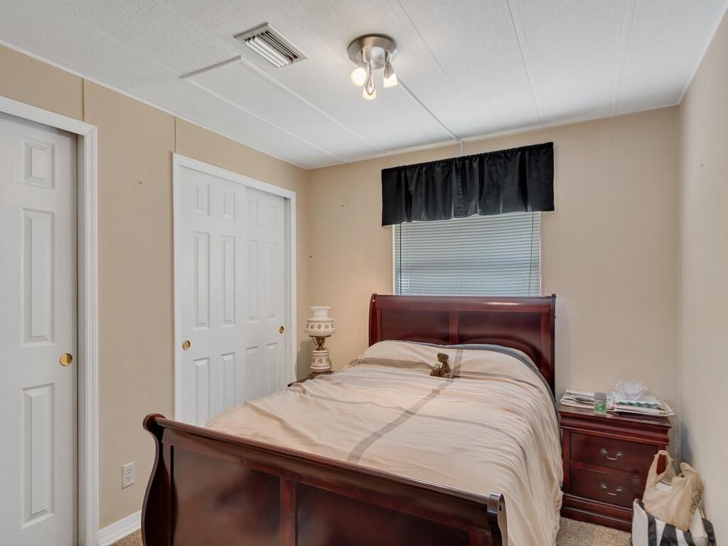 225 Ne Forrest Court Property Photo 23