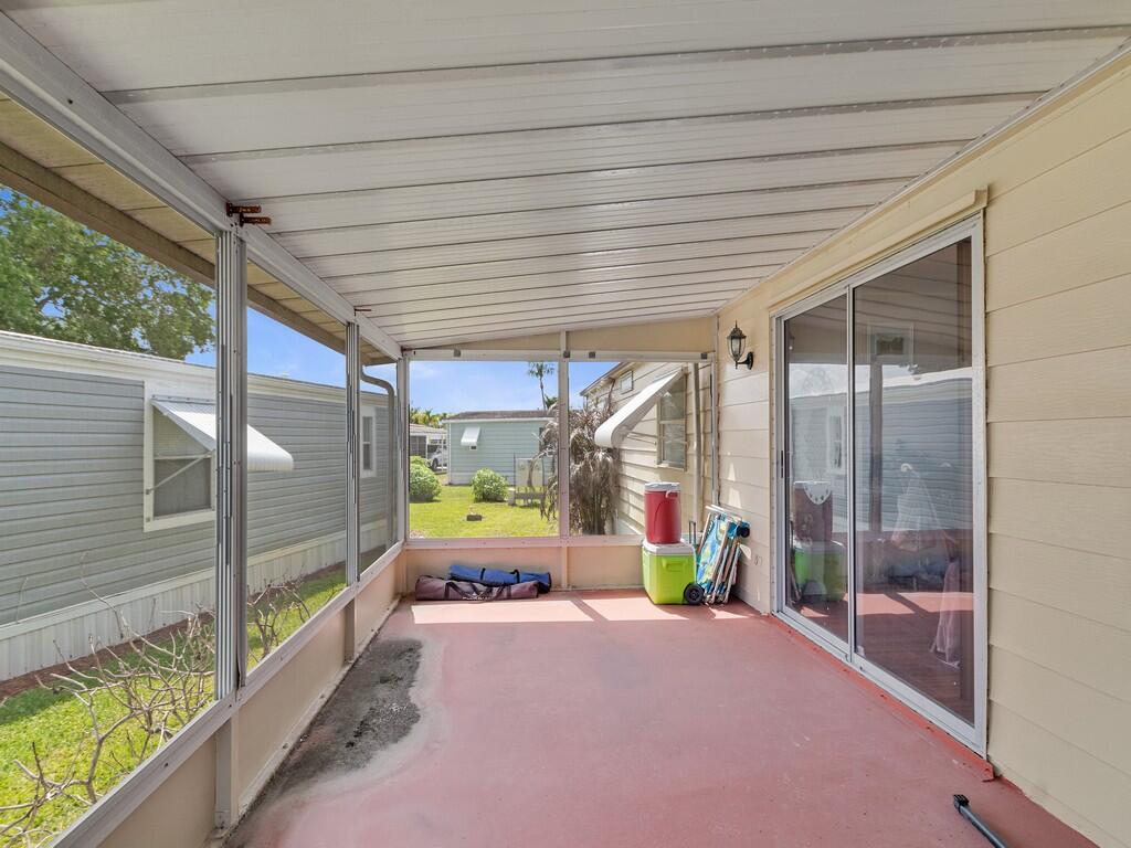 225 Ne Forrest Court Property Photo 28