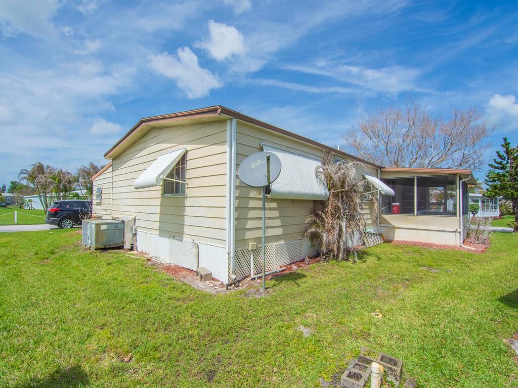 225 Ne Forrest Court Property Photo 31