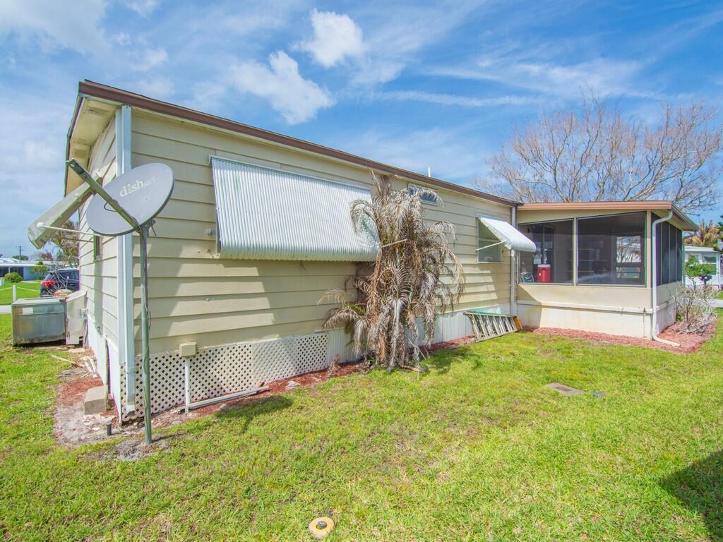 225 Ne Forrest Court Property Photo 32