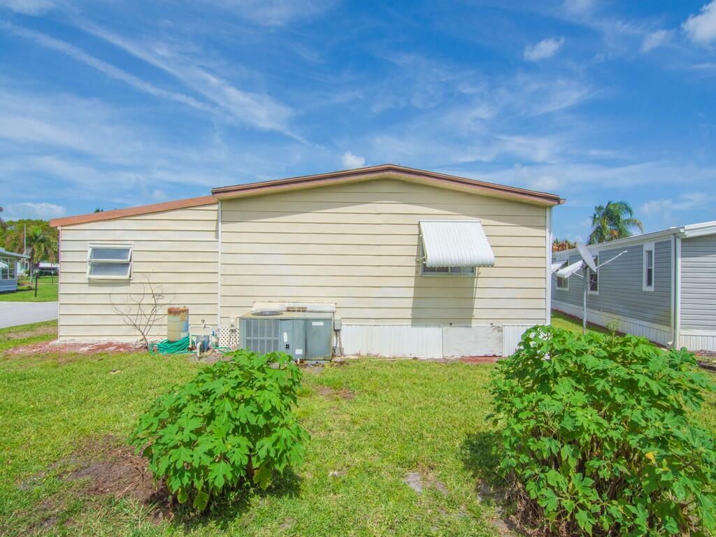 225 Ne Forrest Court Property Photo 33