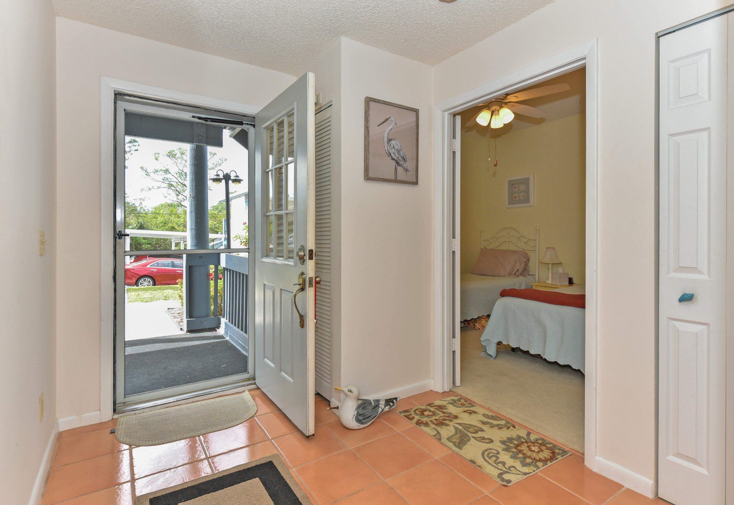 1637 Ne Nautical Place 802 Property Photo 4