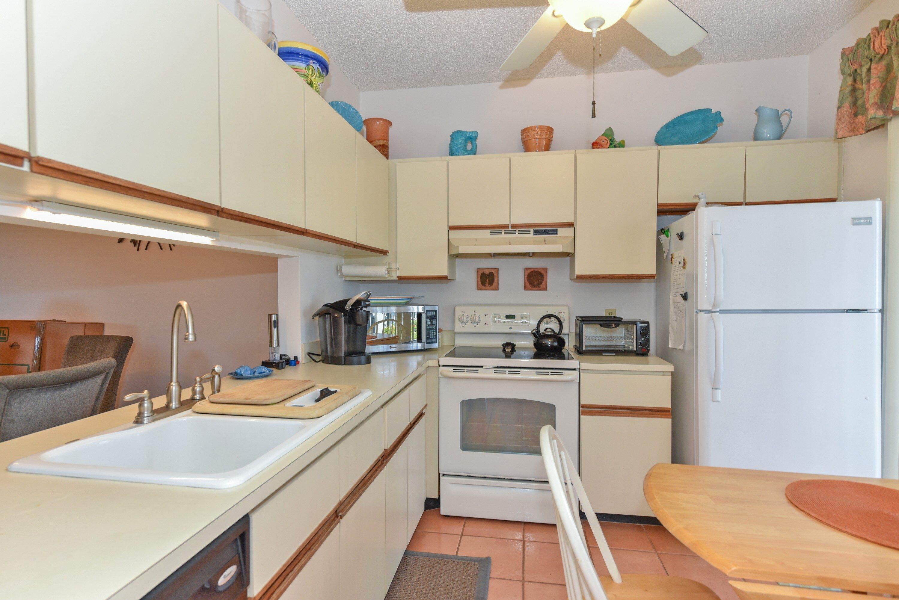 1637 Ne Nautical Place 802 Property Photo 6
