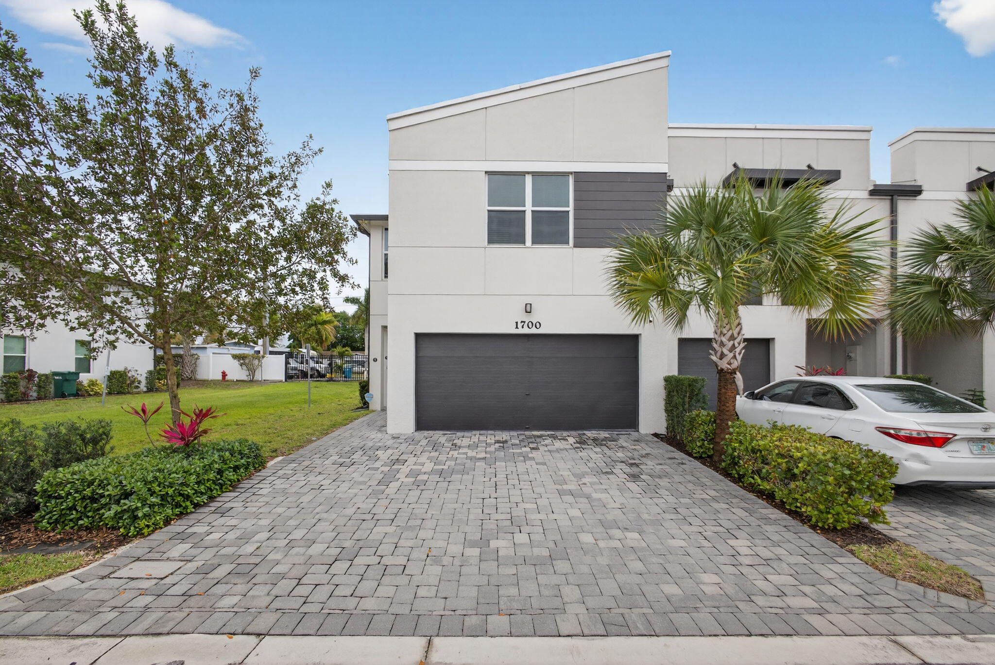 1700 Lindley Street Property Photo 1