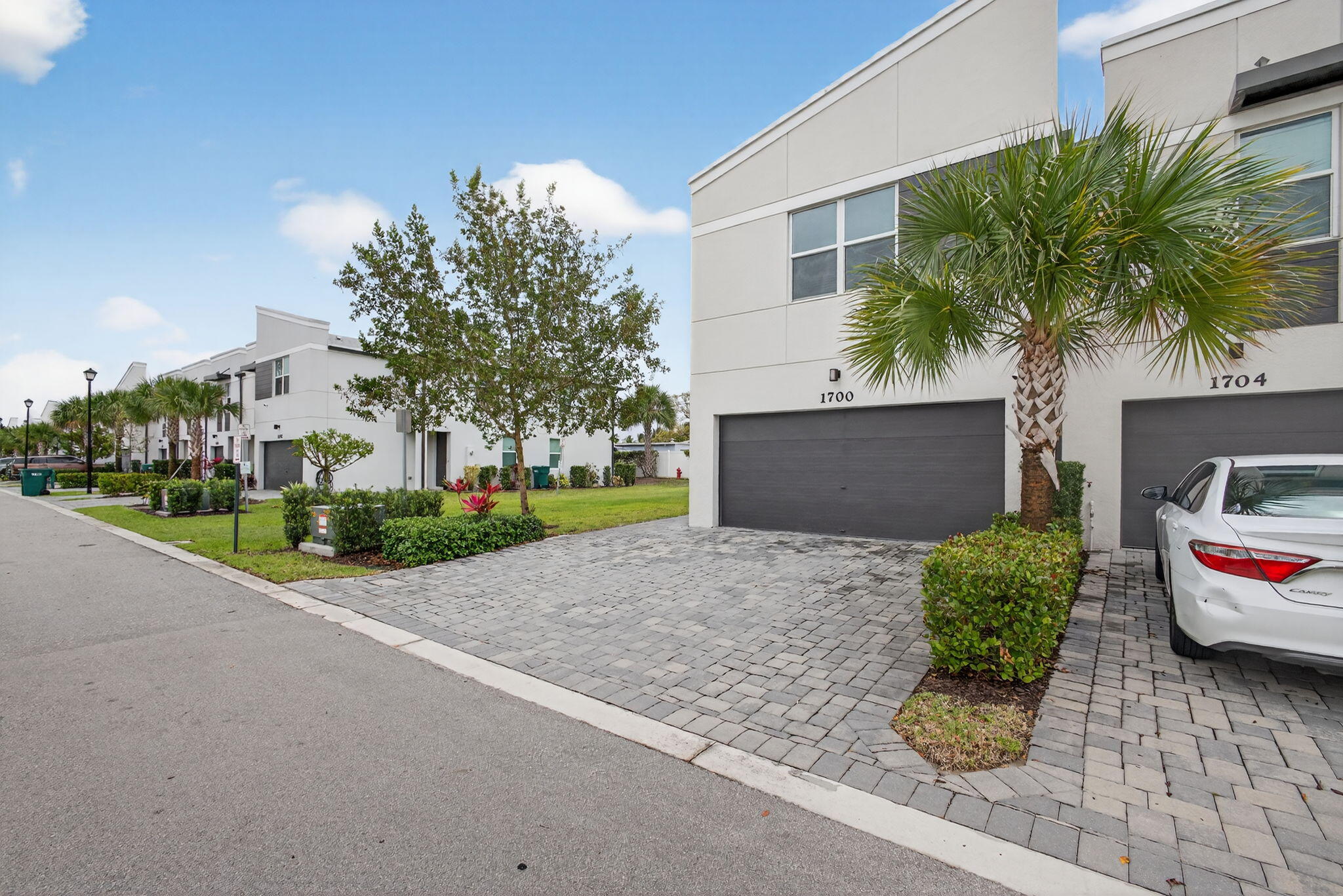 1700 Lindley Street Property Photo 3