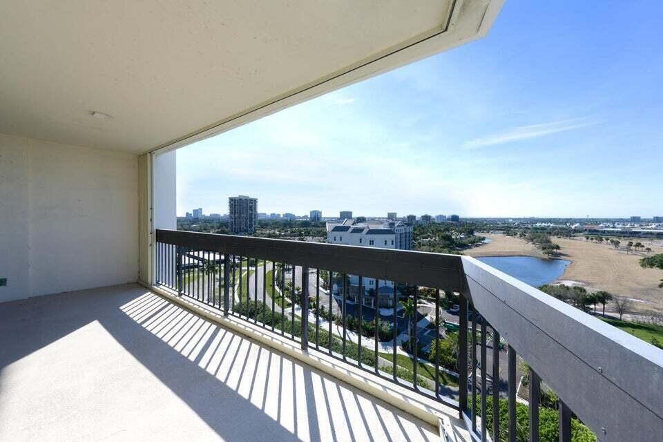 2400 Presidential Way 1206 Property Photo 24