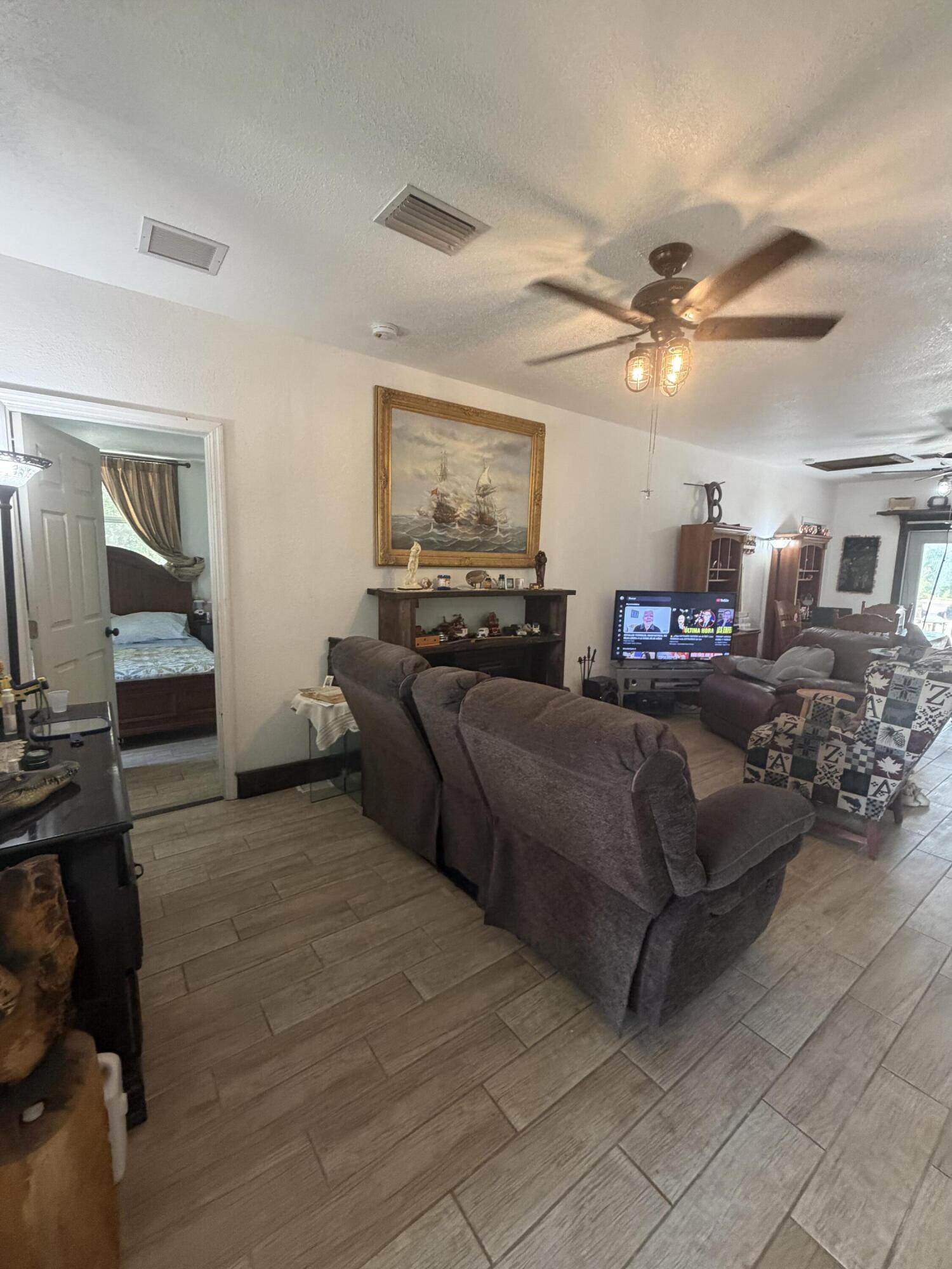 235 N Sendero Street Property Photo 4