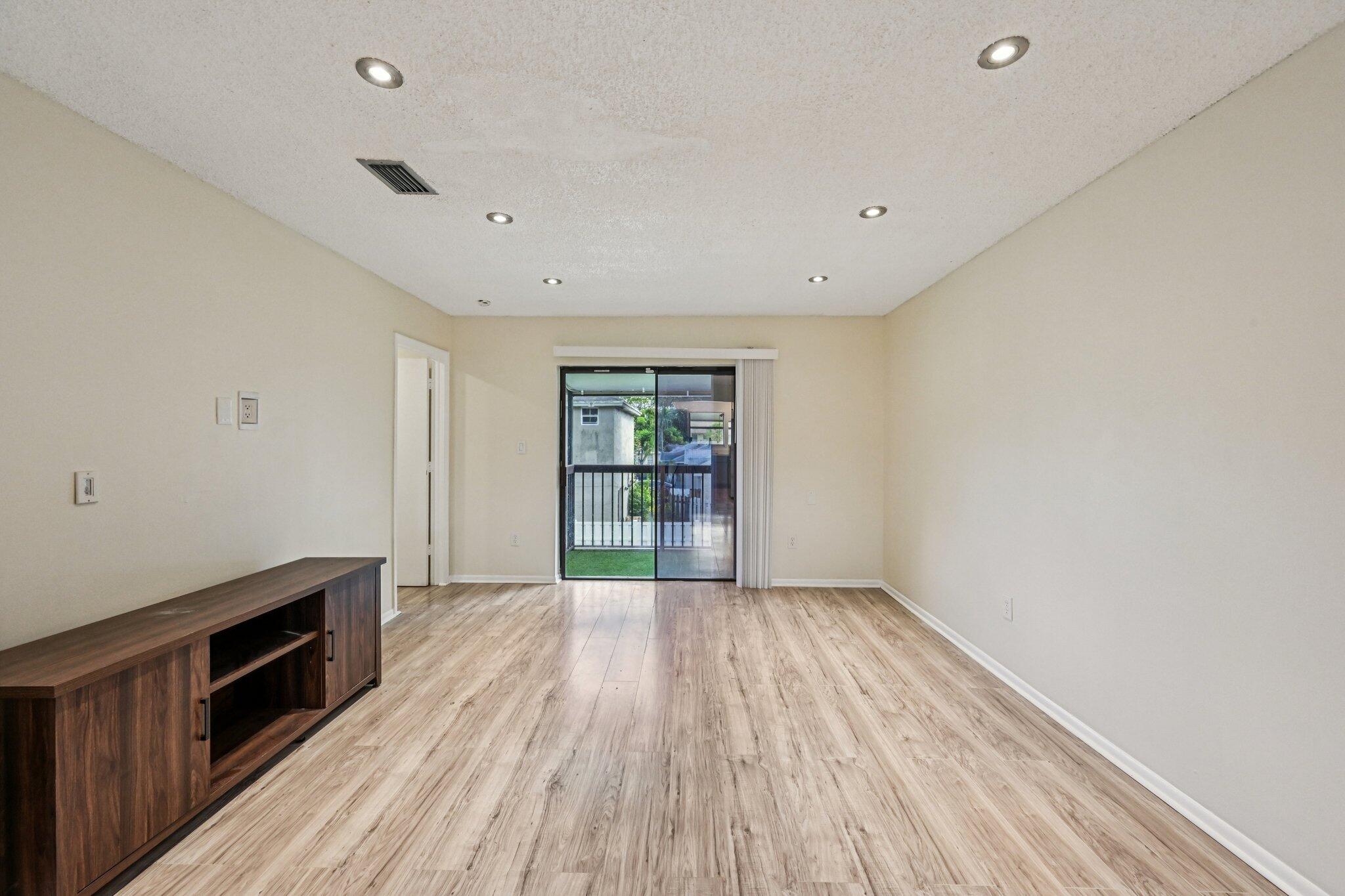 6001 Shakerwood Circle 203 Property Photo 12
