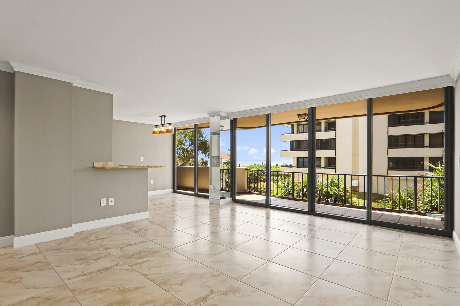 4200 N Ocean 1-203 Property Photo 9