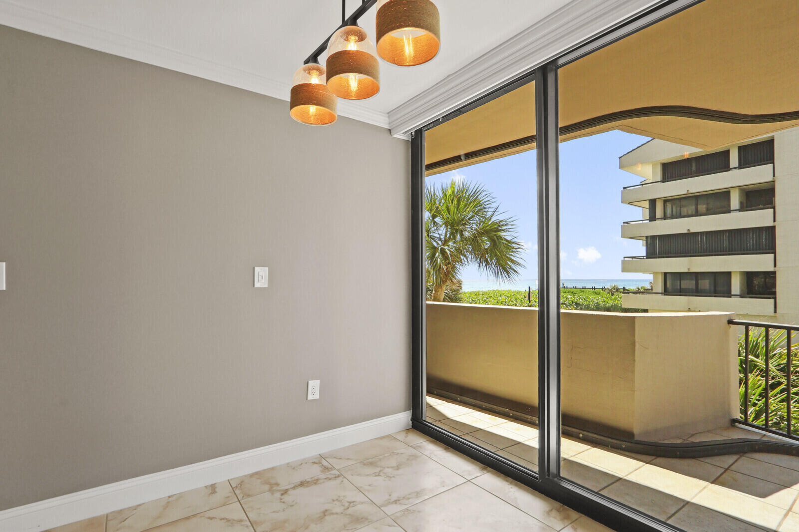 4200 N Ocean 1-203 Property Photo 17