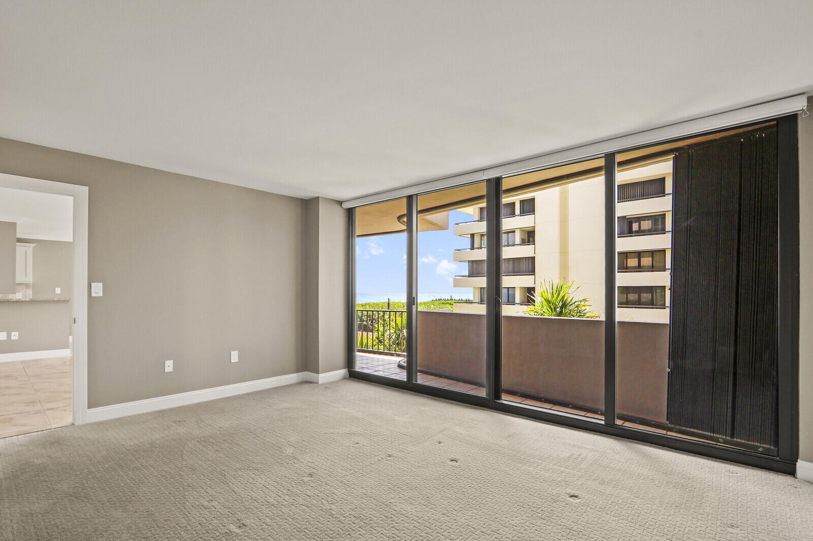 4200 N Ocean 1-203 Property Photo 20