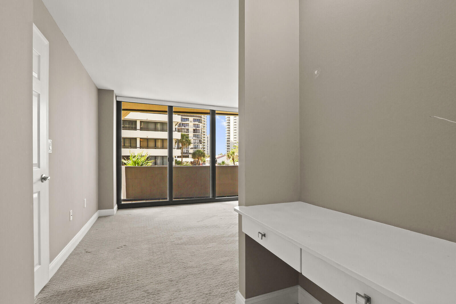 4200 N Ocean 1-203 Property Photo 23