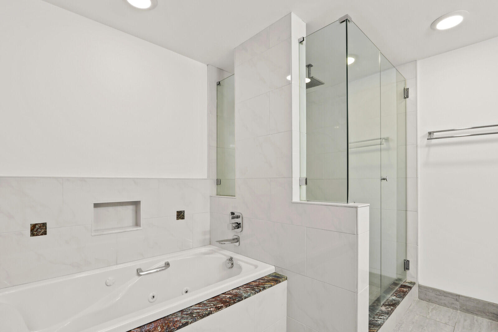 4200 N Ocean 1-203 Property Photo 25