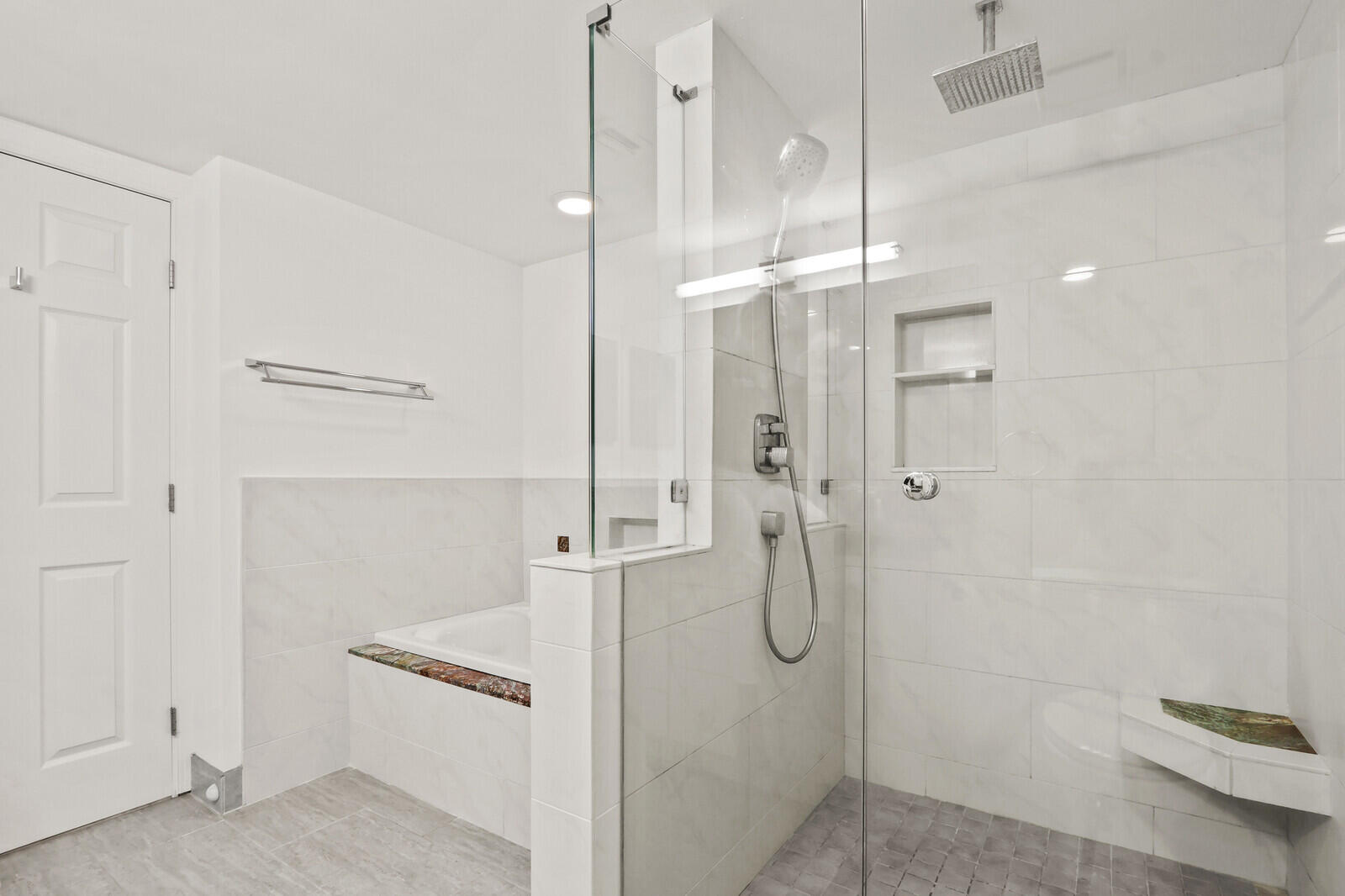 4200 N Ocean 1-203 Property Photo 26