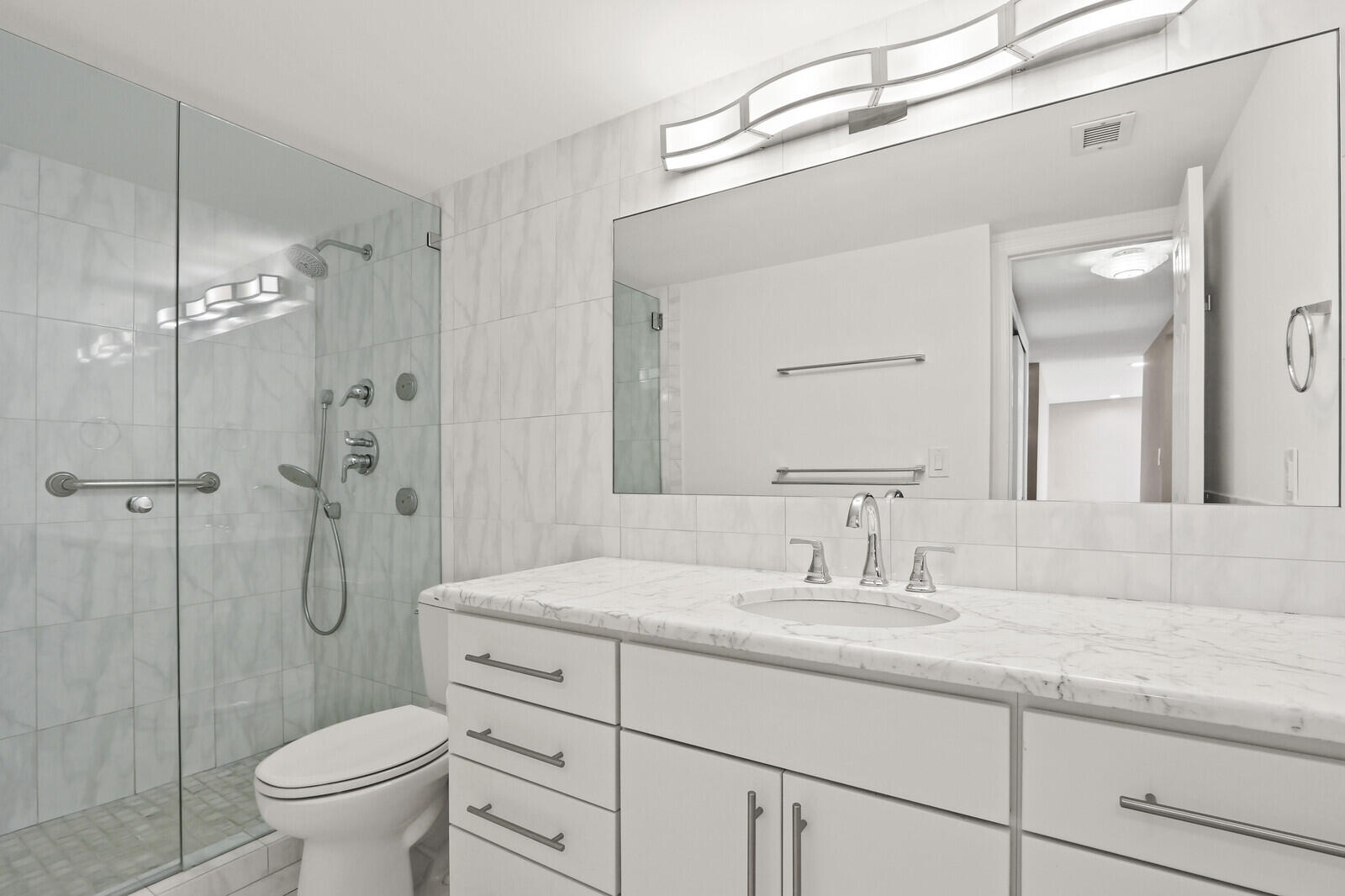 4200 N Ocean 1-203 Property Photo 30