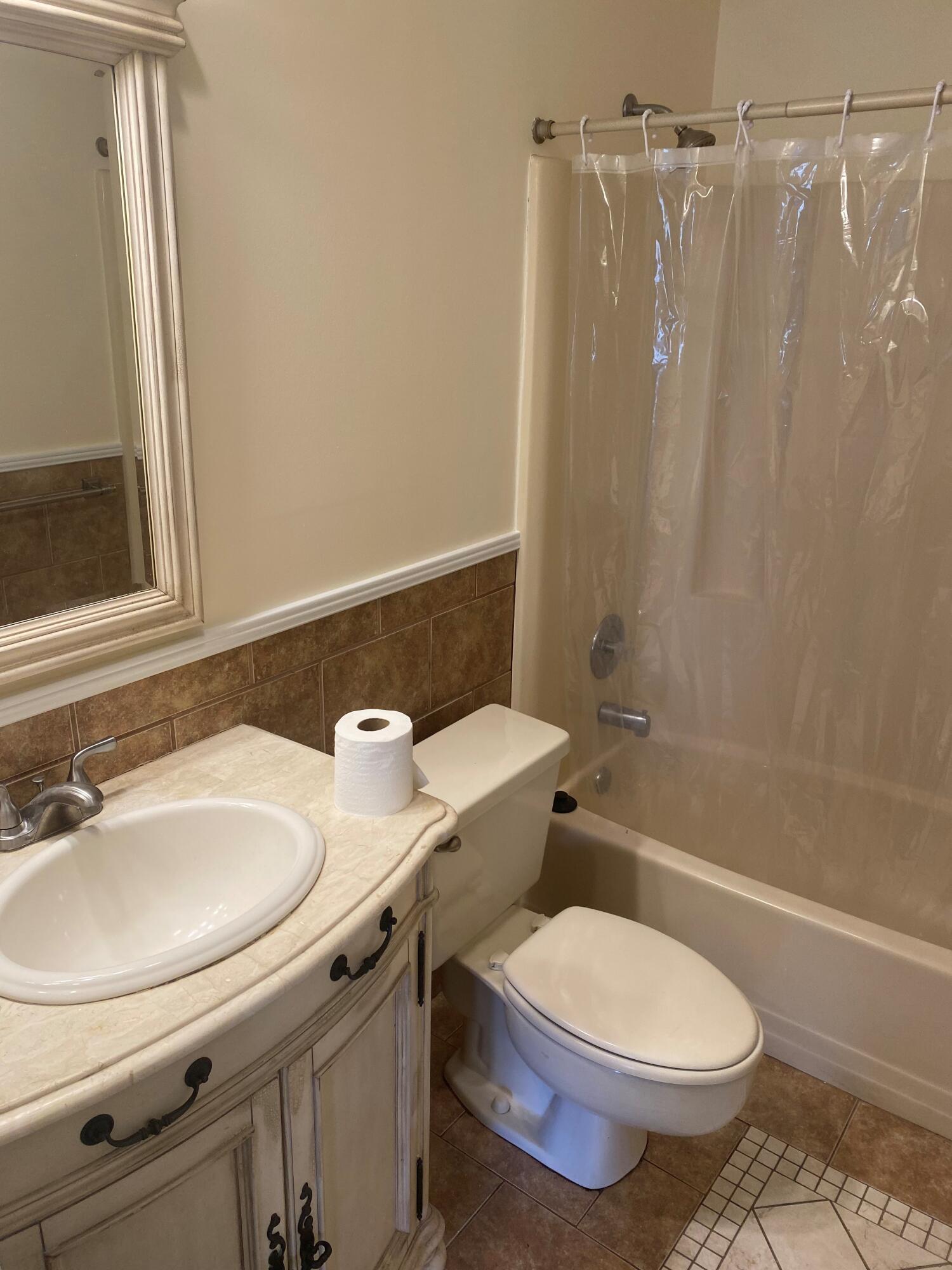 5200 E Club Circle 206 Property Photo 6