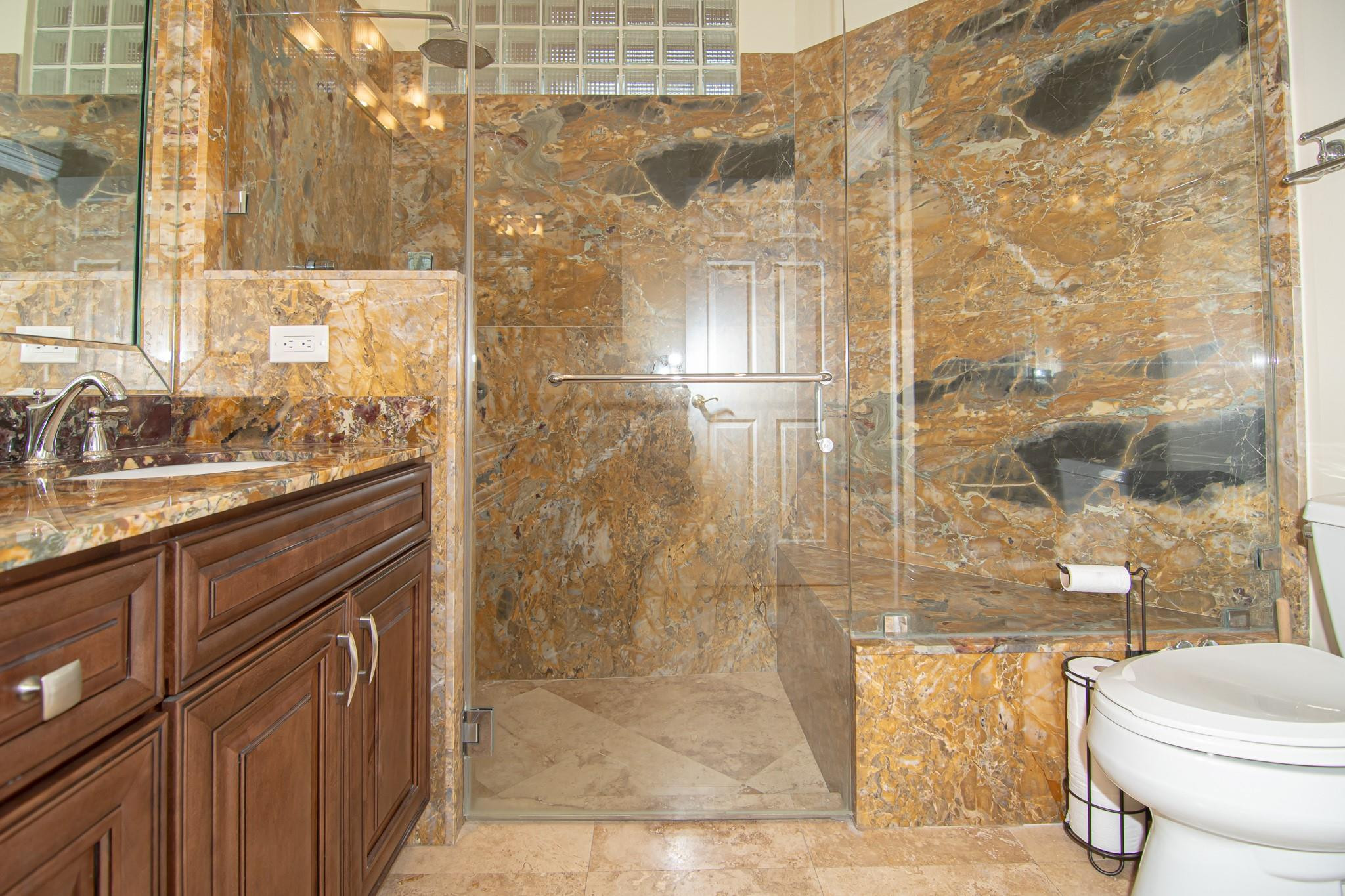 8410 Brussels Way Property Photo 20
