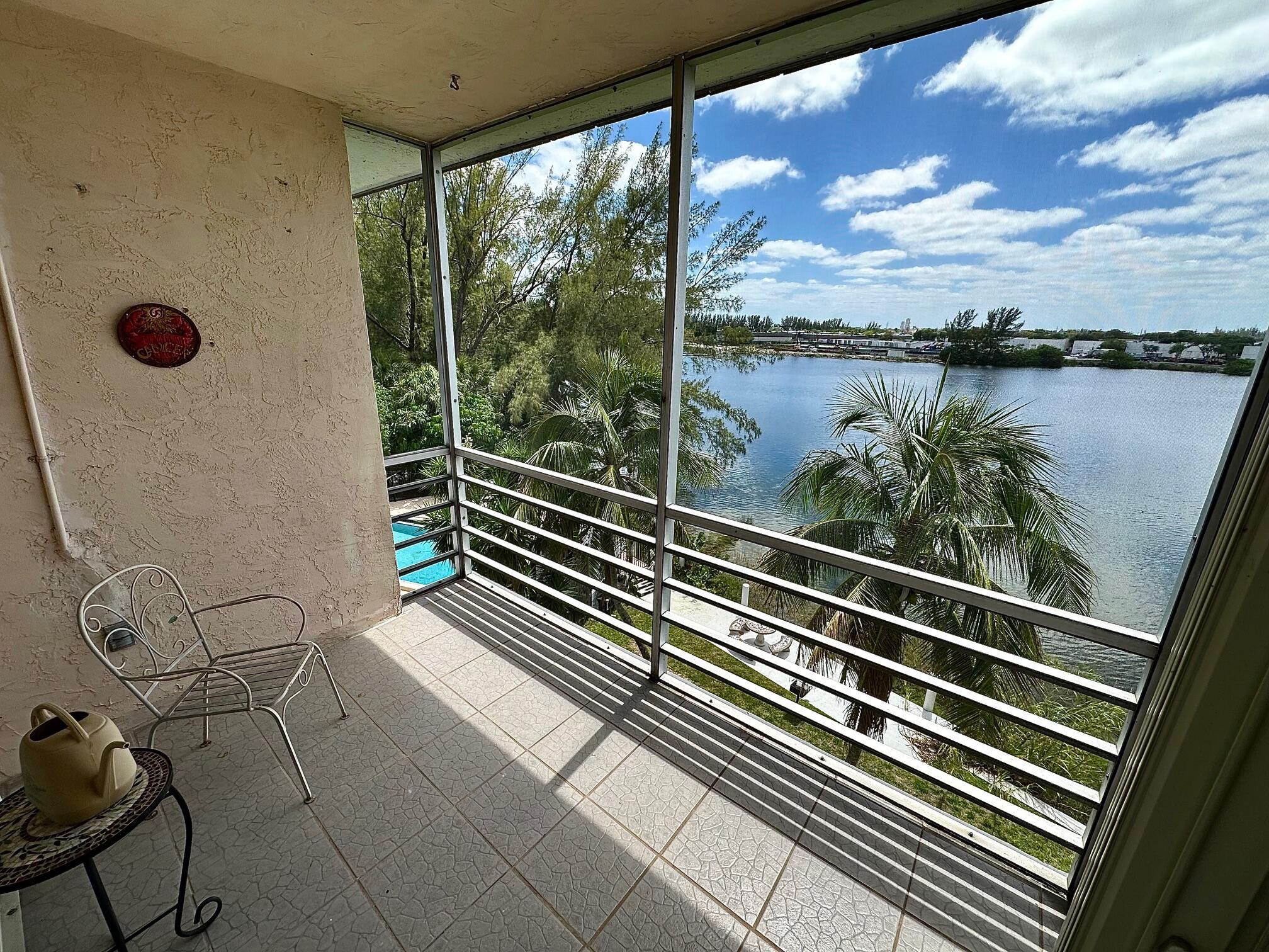 4311 Crystal Lake Drive 407 Property Photo 1