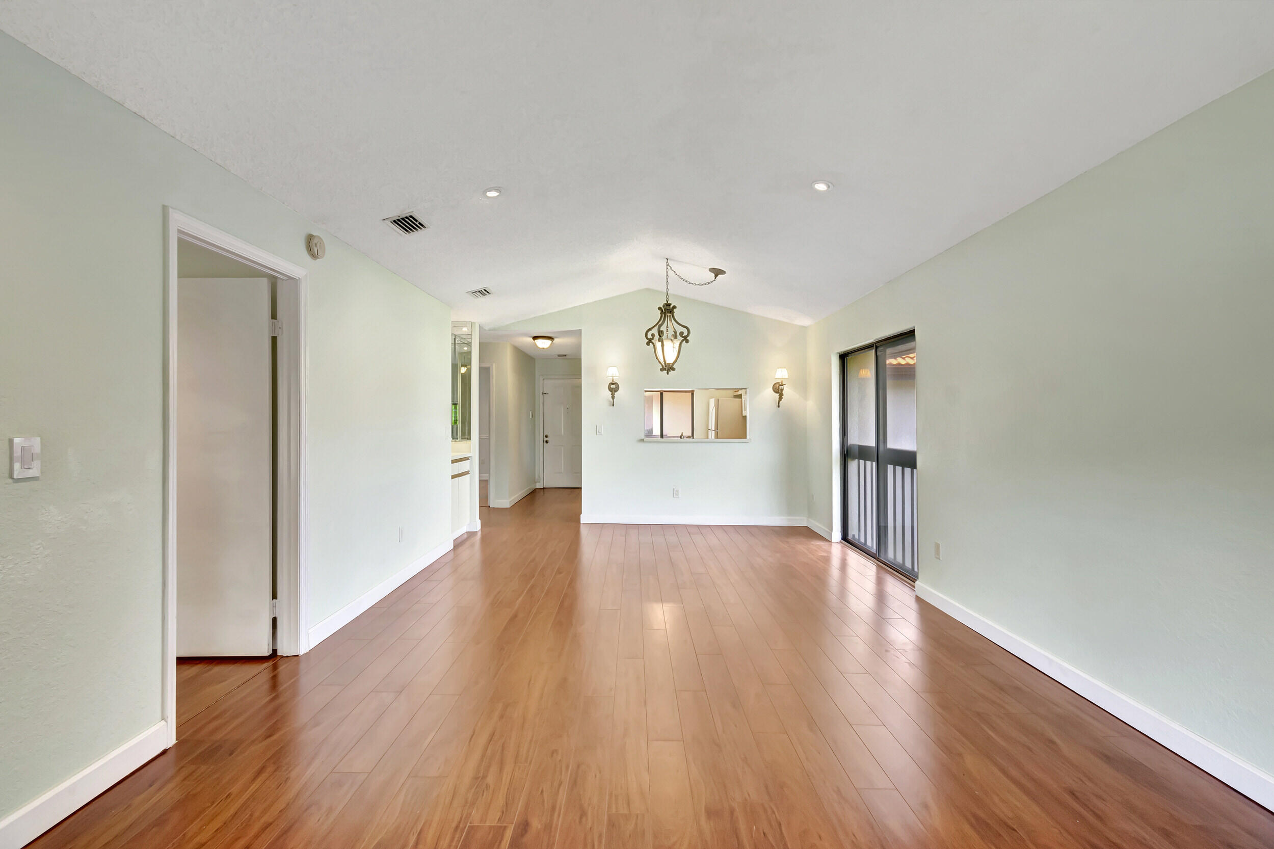 351 Club Circle 207 Property Photo 5