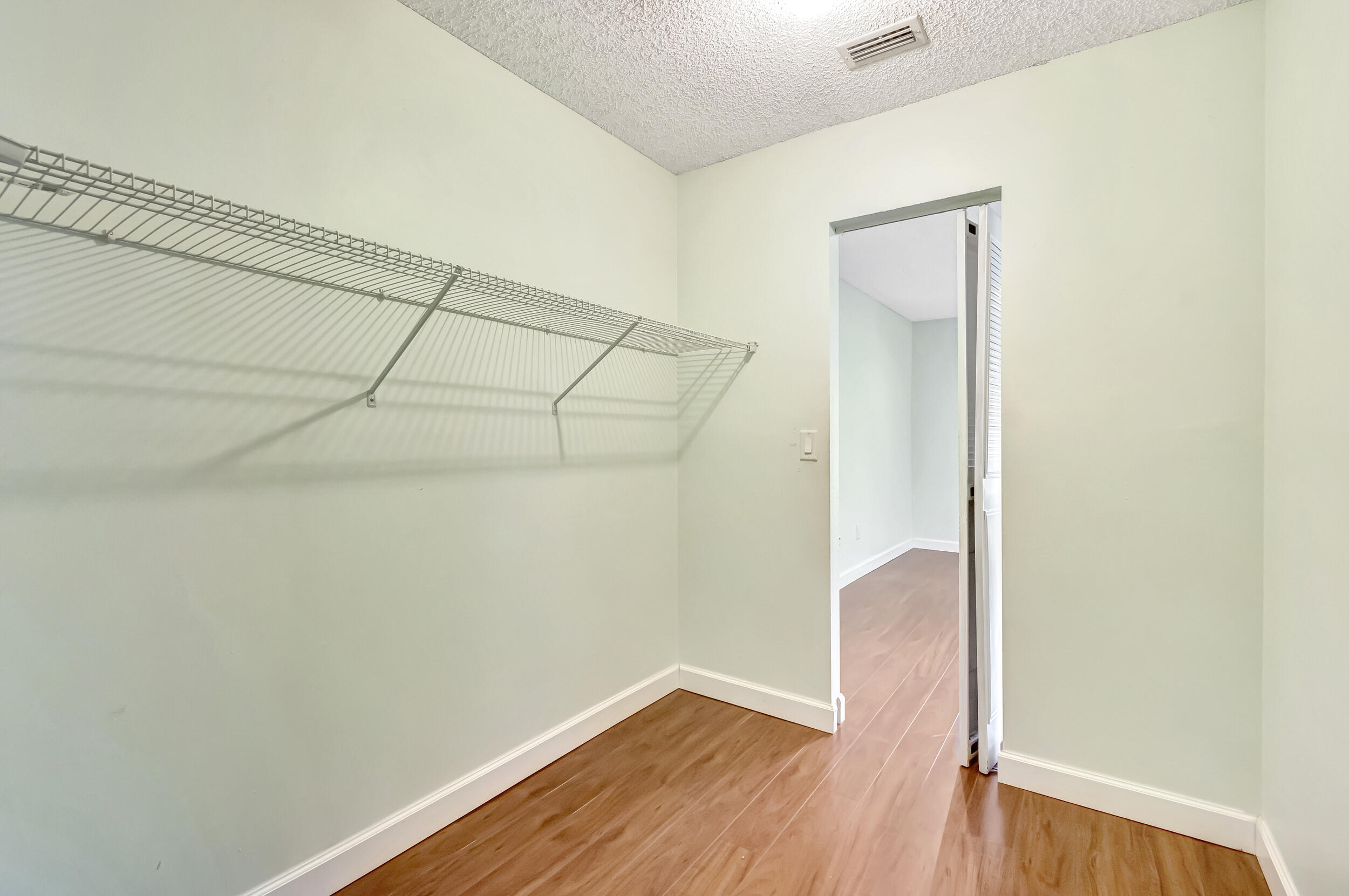 351 Club Circle 207 Property Photo 15