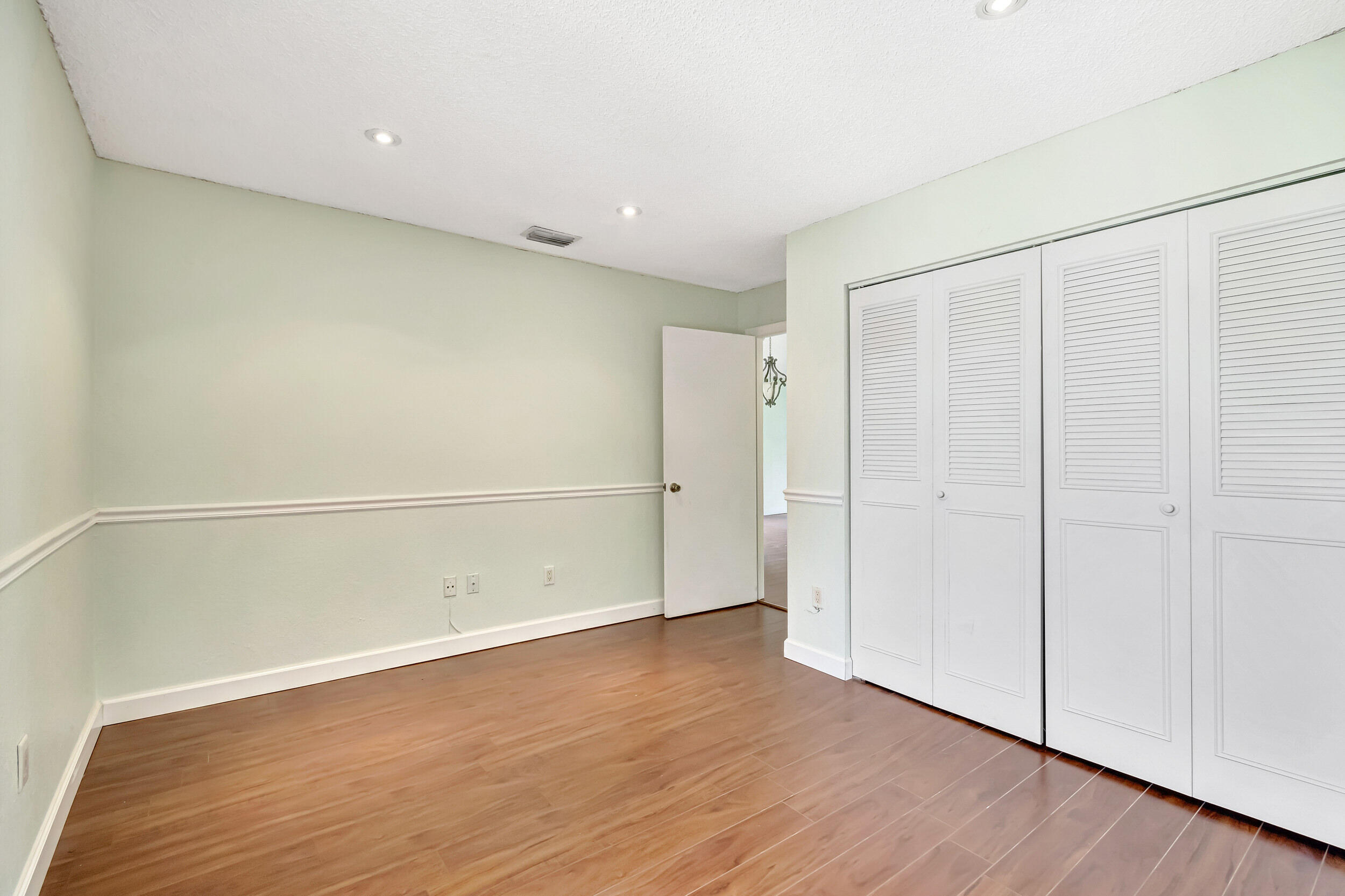 351 Club Circle 207 Property Photo 18