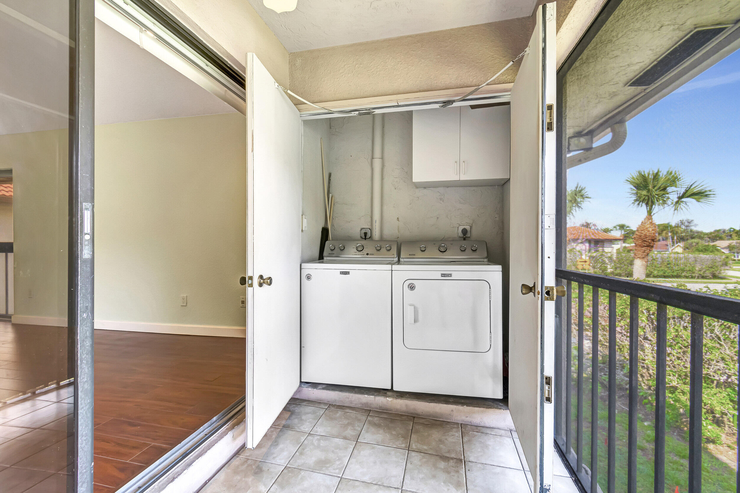 351 Club Circle 207 Property Photo 23