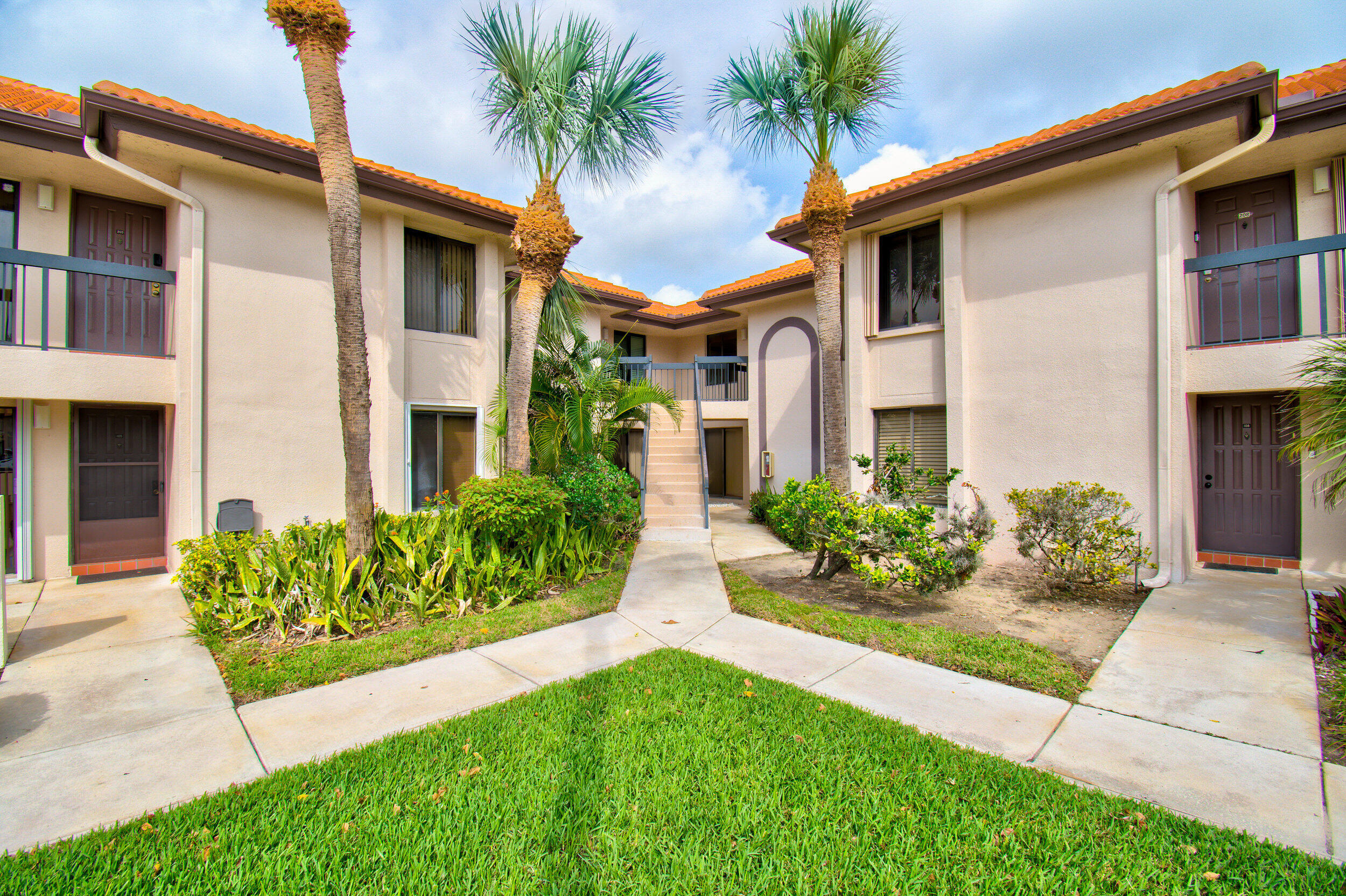 351 Club Circle 207 Property Photo 24