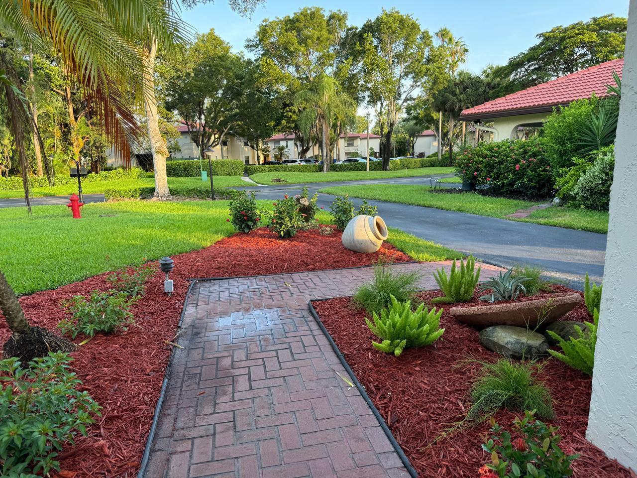 21708 Tall Palm Circle Property Photo 3