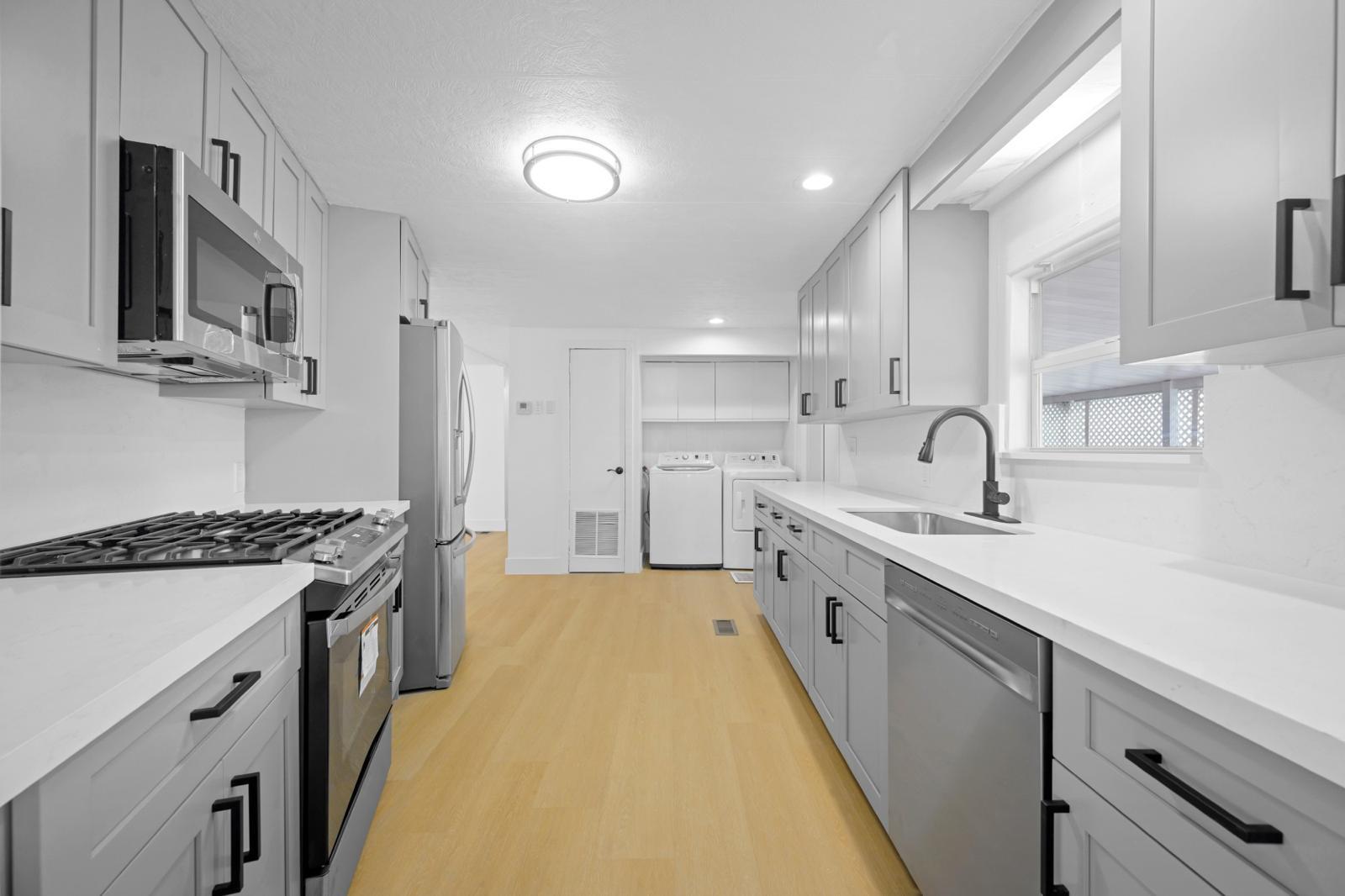 2721 Sw 54th Street Property Photo 8
