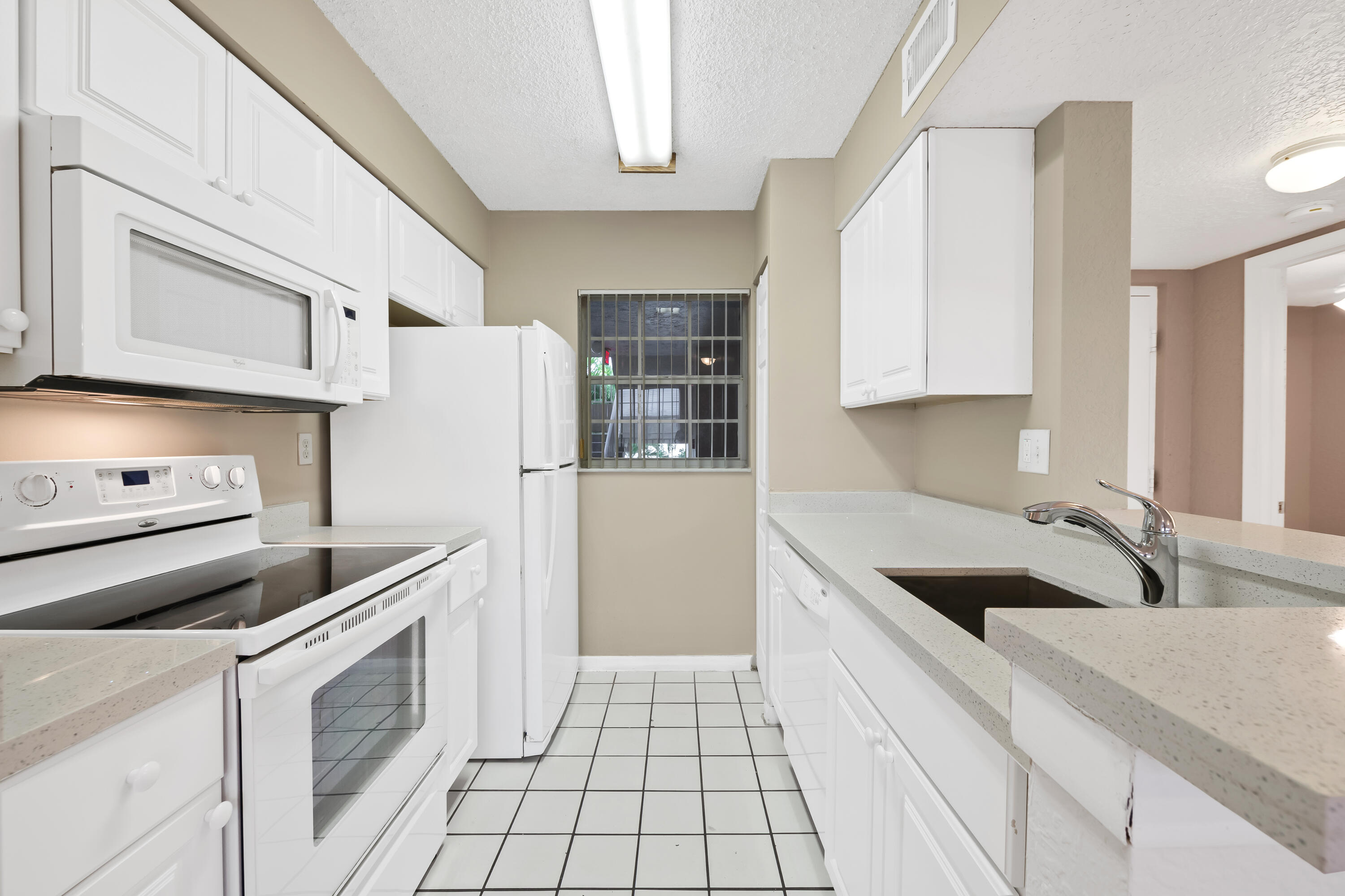 2861 N Oakland Forest Drive 202 Property Photo 2