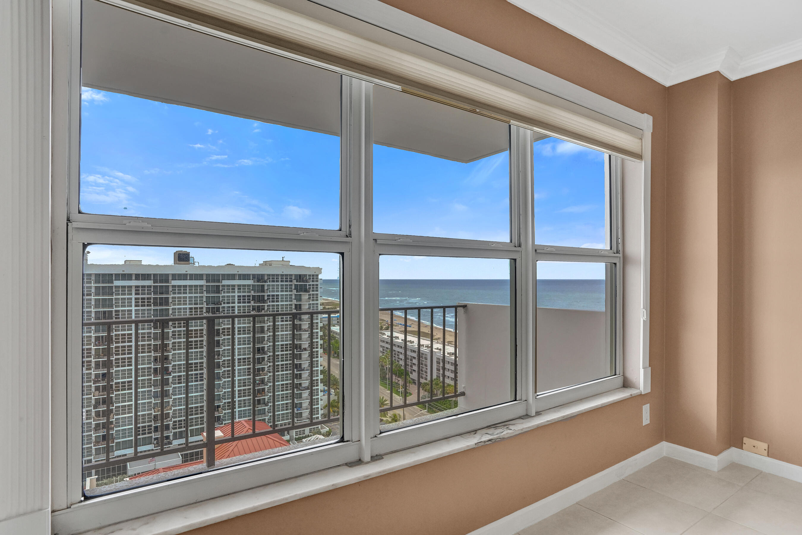 405 N Ocean Boulevard 1803 Property Photo 10