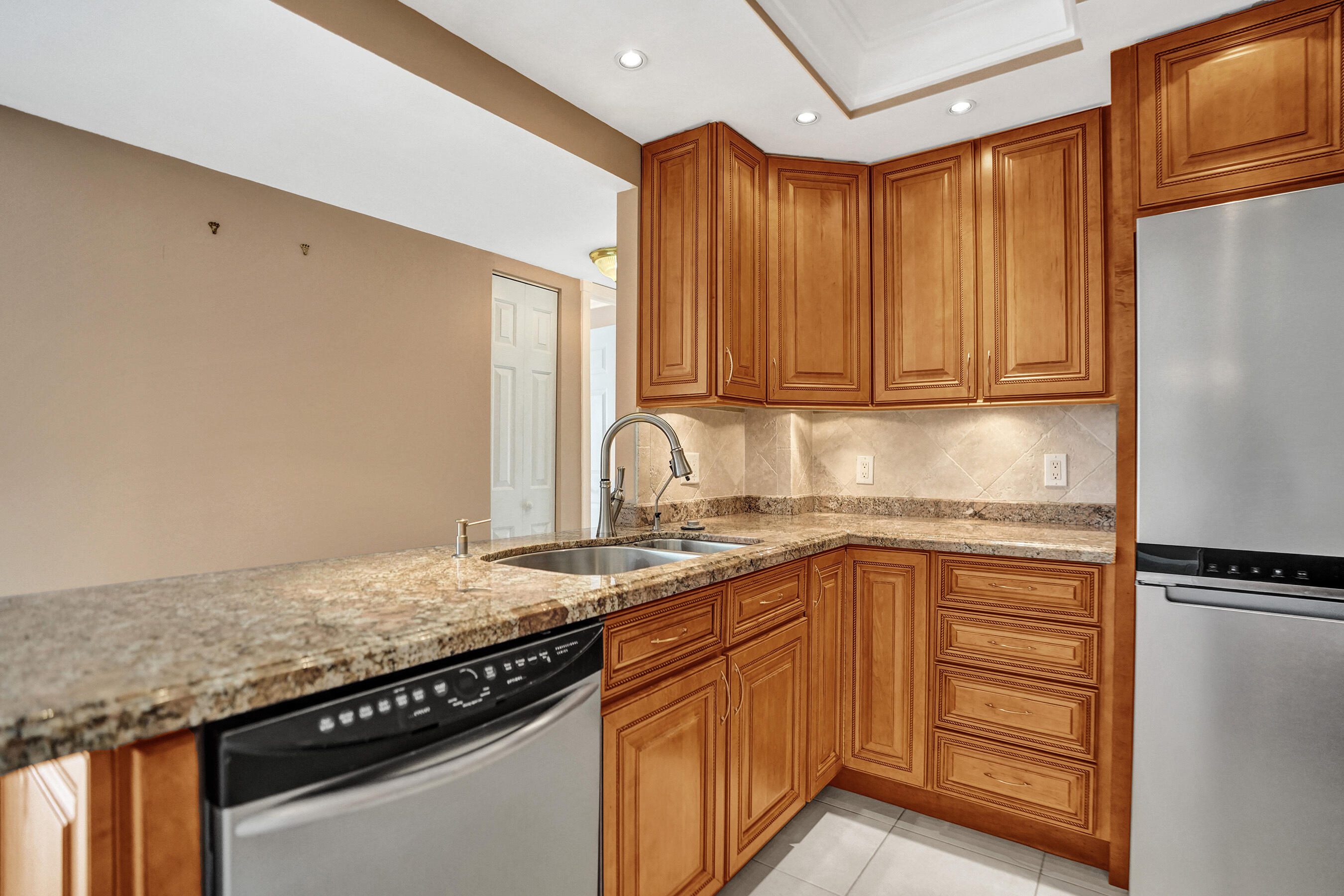 405 N Ocean Boulevard 1803 Property Photo 27