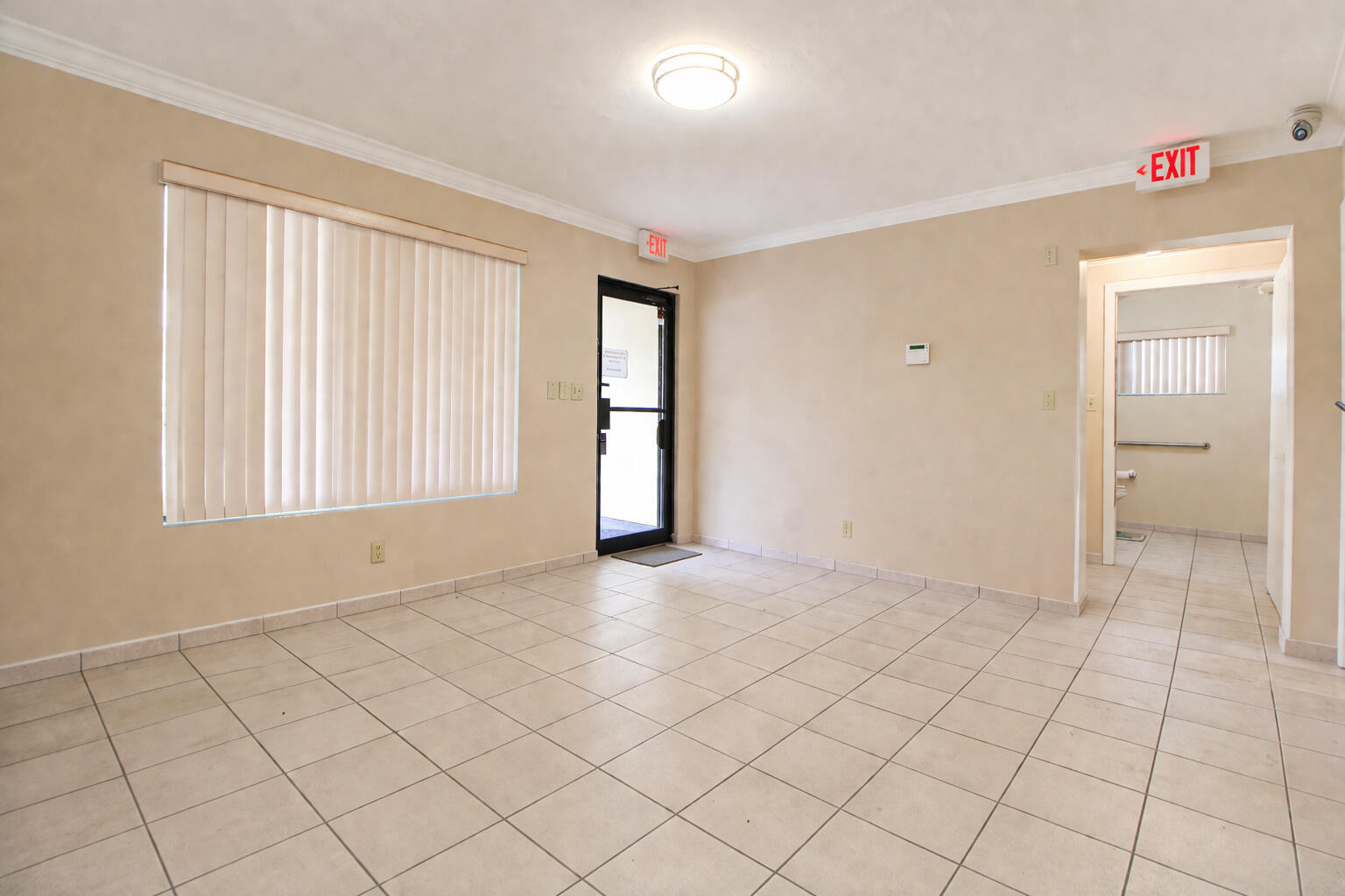 840 S State Road 7 Property Photo 3