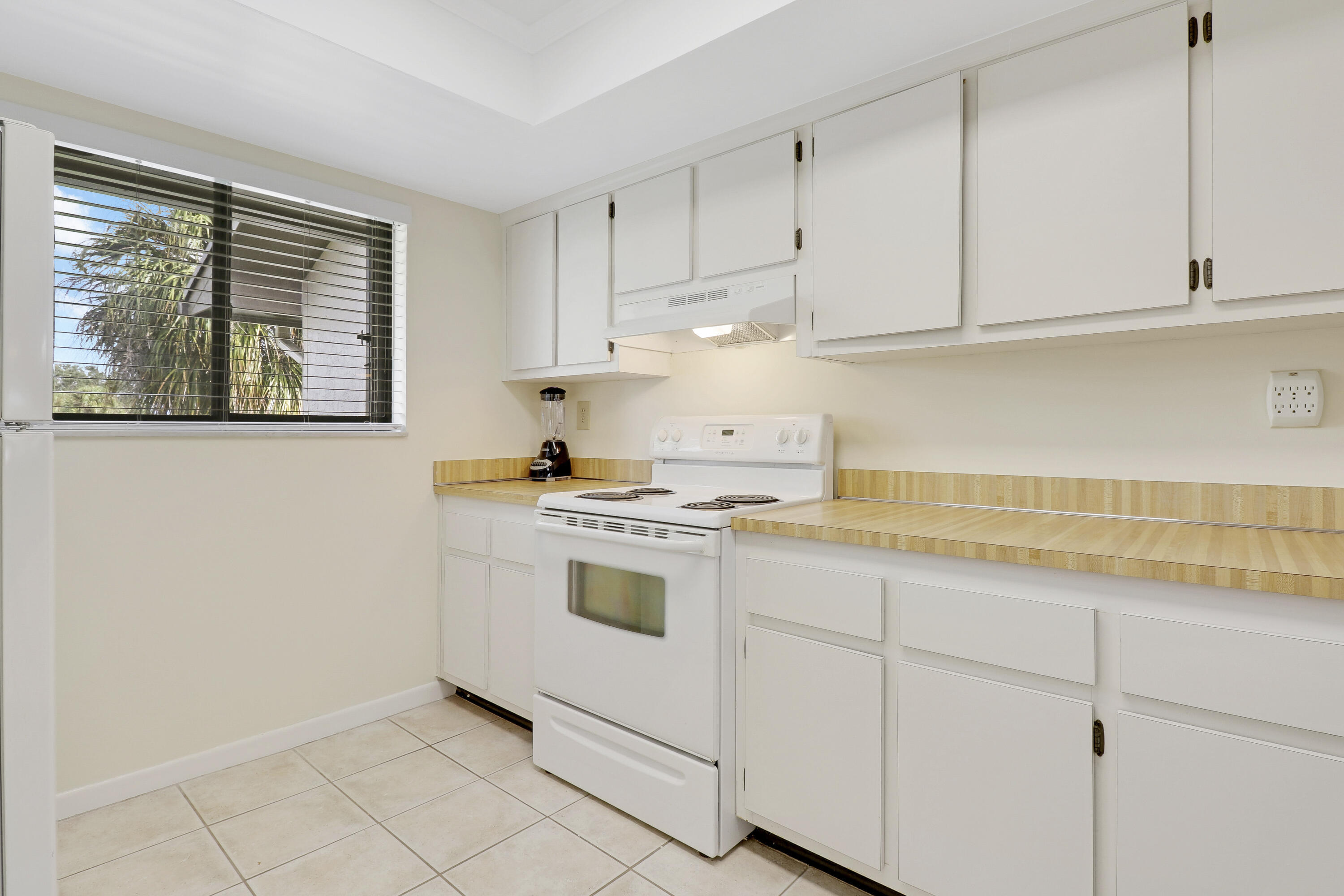 1600 Ne Dixie Highway 10-203 Property Photo 7