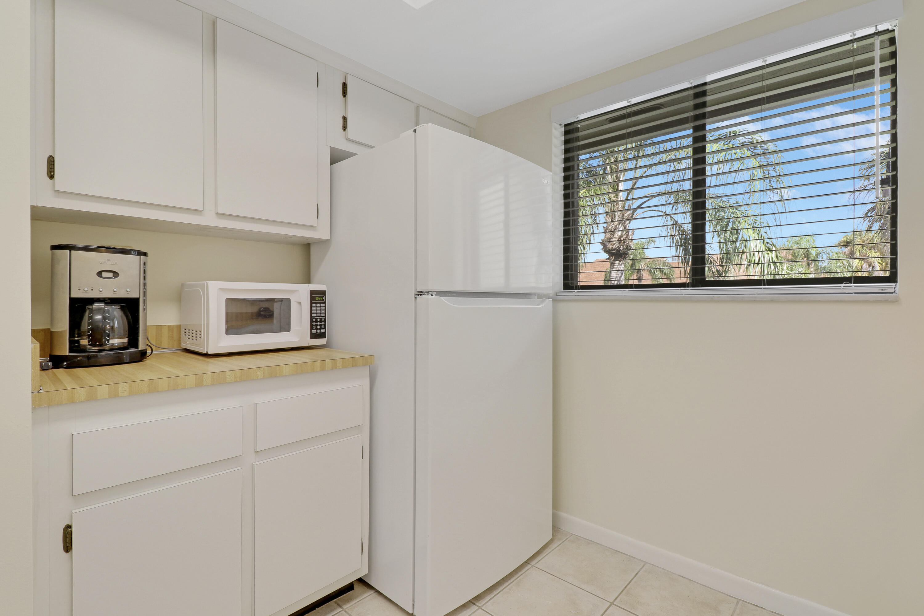 1600 Ne Dixie Highway 10-203 Property Photo 8