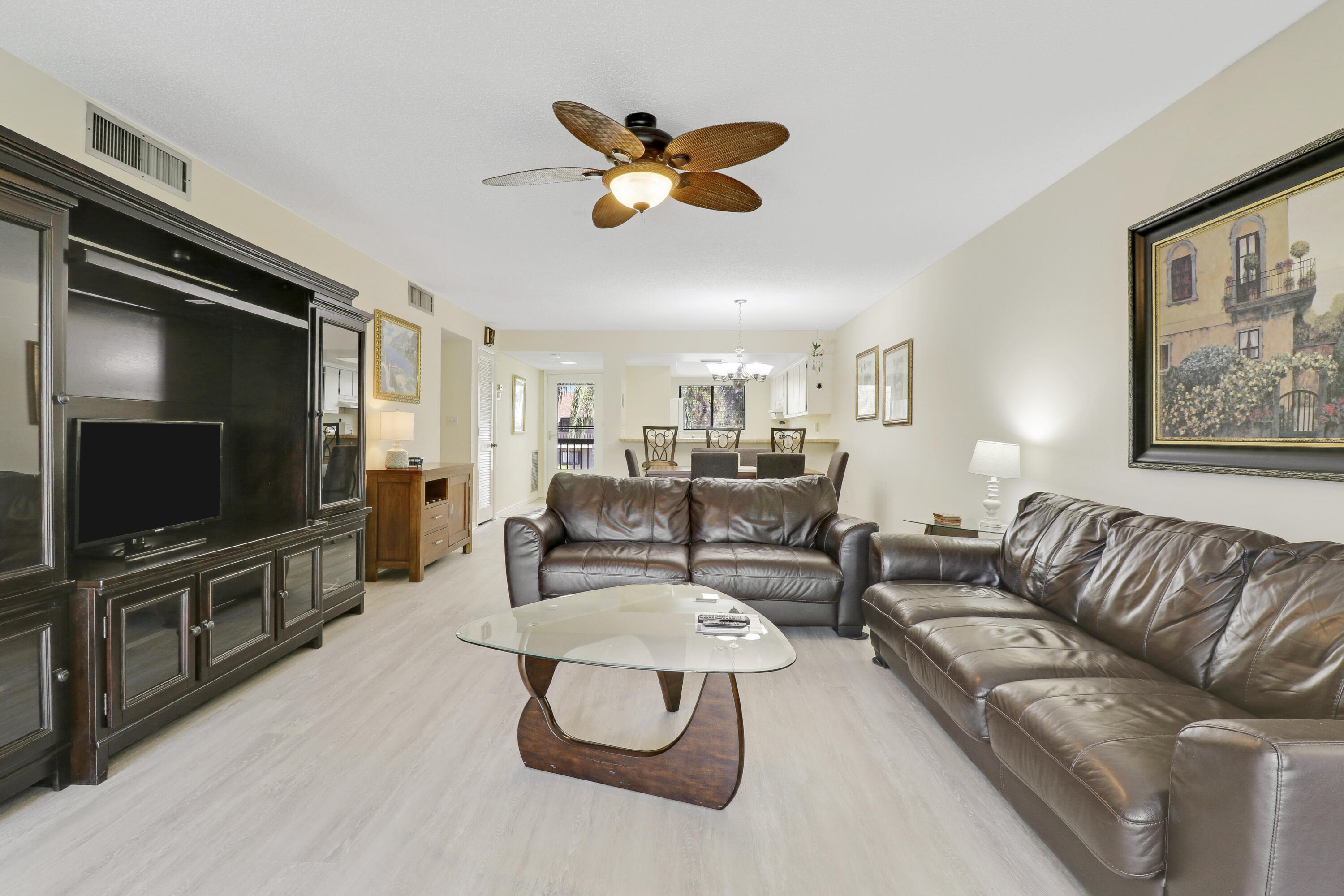 1600 Ne Dixie Highway 10-203 Property Photo 18