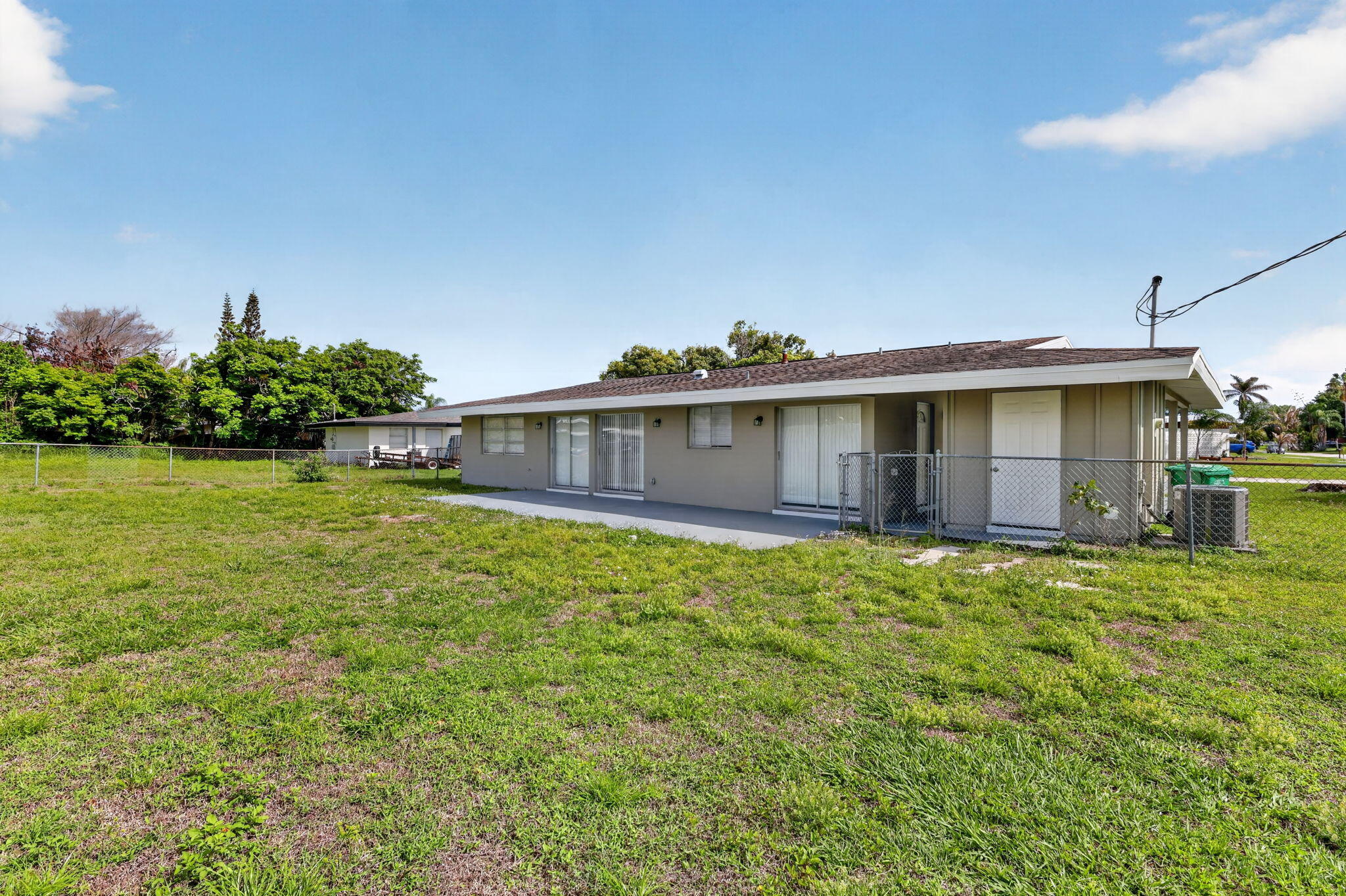 157 Se Calmoso Drive Property Photo 3