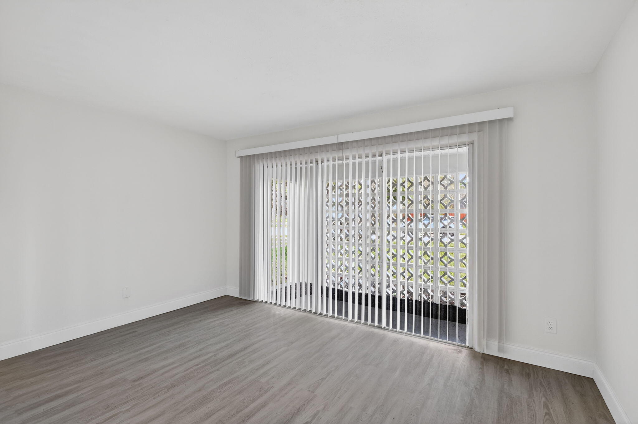 157 Se Calmoso Drive Property Photo 17