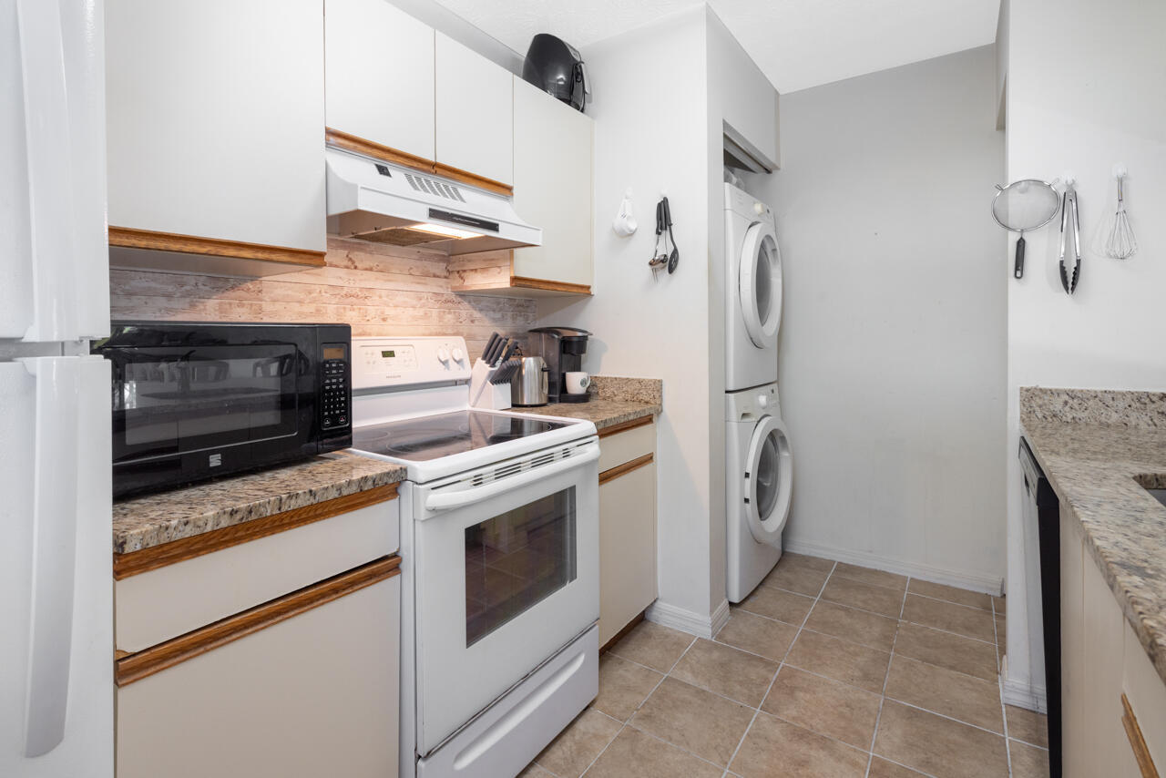 6537 Se Federal Highway 101 Property Photo 9
