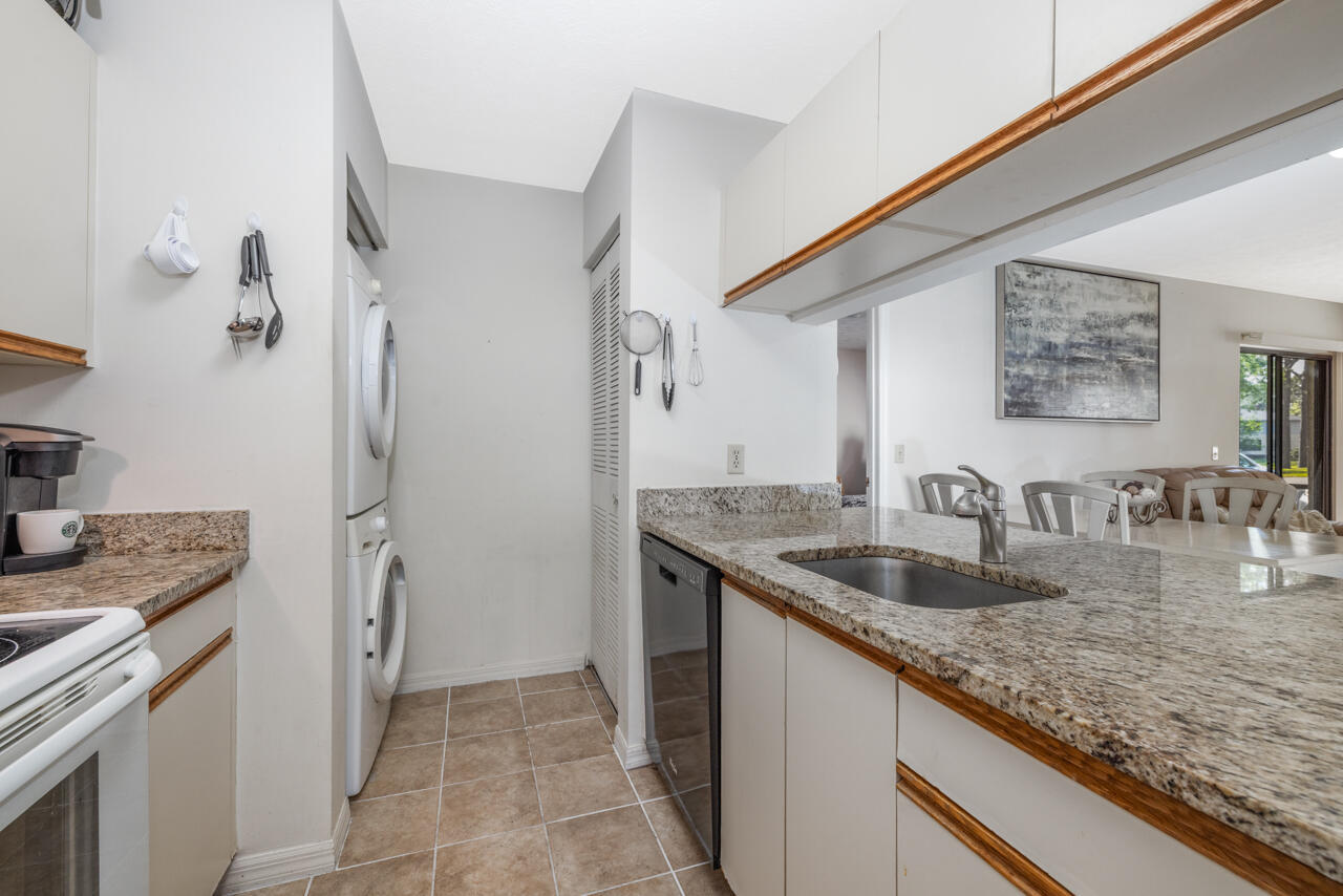 6537 Se Federal Highway 101 Property Photo 10
