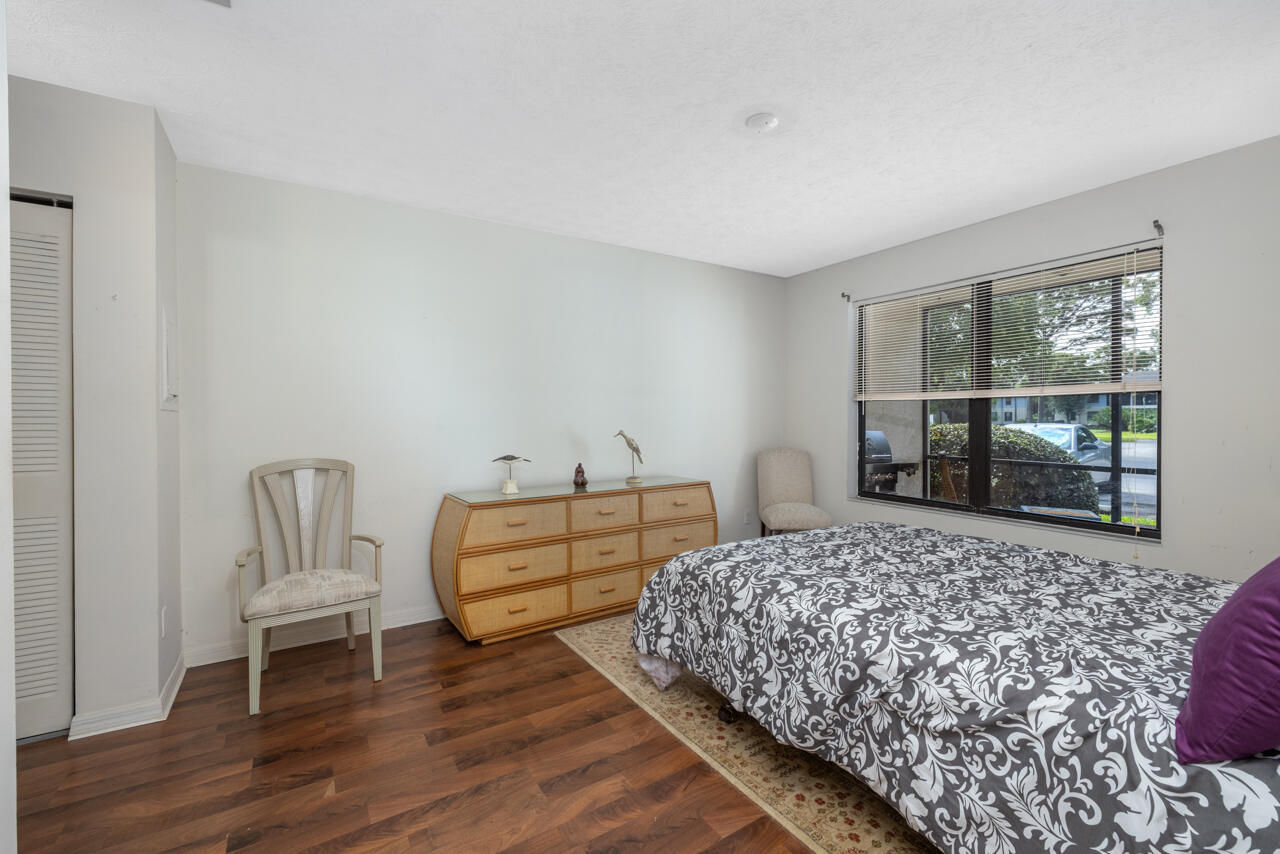 6537 Se Federal Highway 101 Property Photo 14